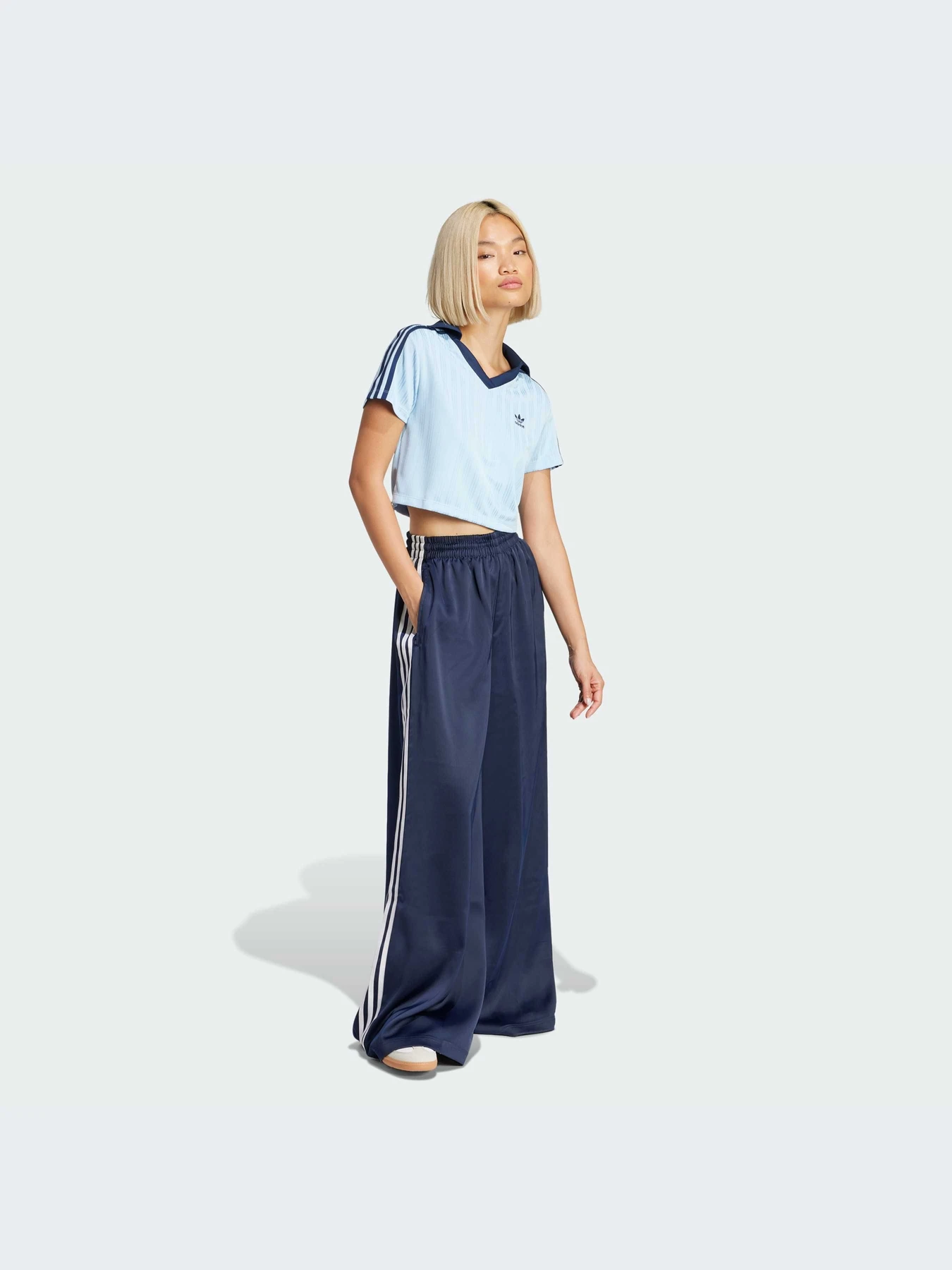 Футболки и поло Adidas Adicolor модель JD5864-KZ Футболки и поло Adidas Adicolor модель JD5864-KZ Фото