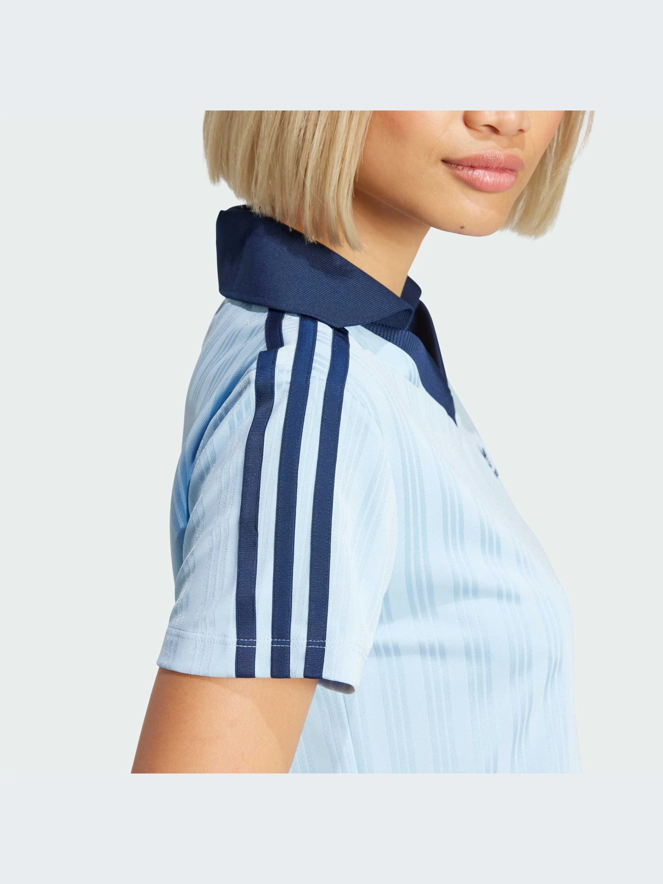 Футболки и поло Adidas Adicolor модель JD5864-KZ Футболки и поло Adidas Adicolor модель JD5864-KZ Фото