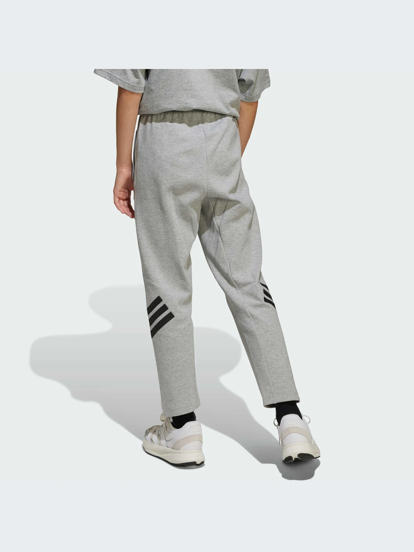 Брюки Adidas модель JJ4811-KZ Брюки Adidas модель JJ4811-KZ Фото