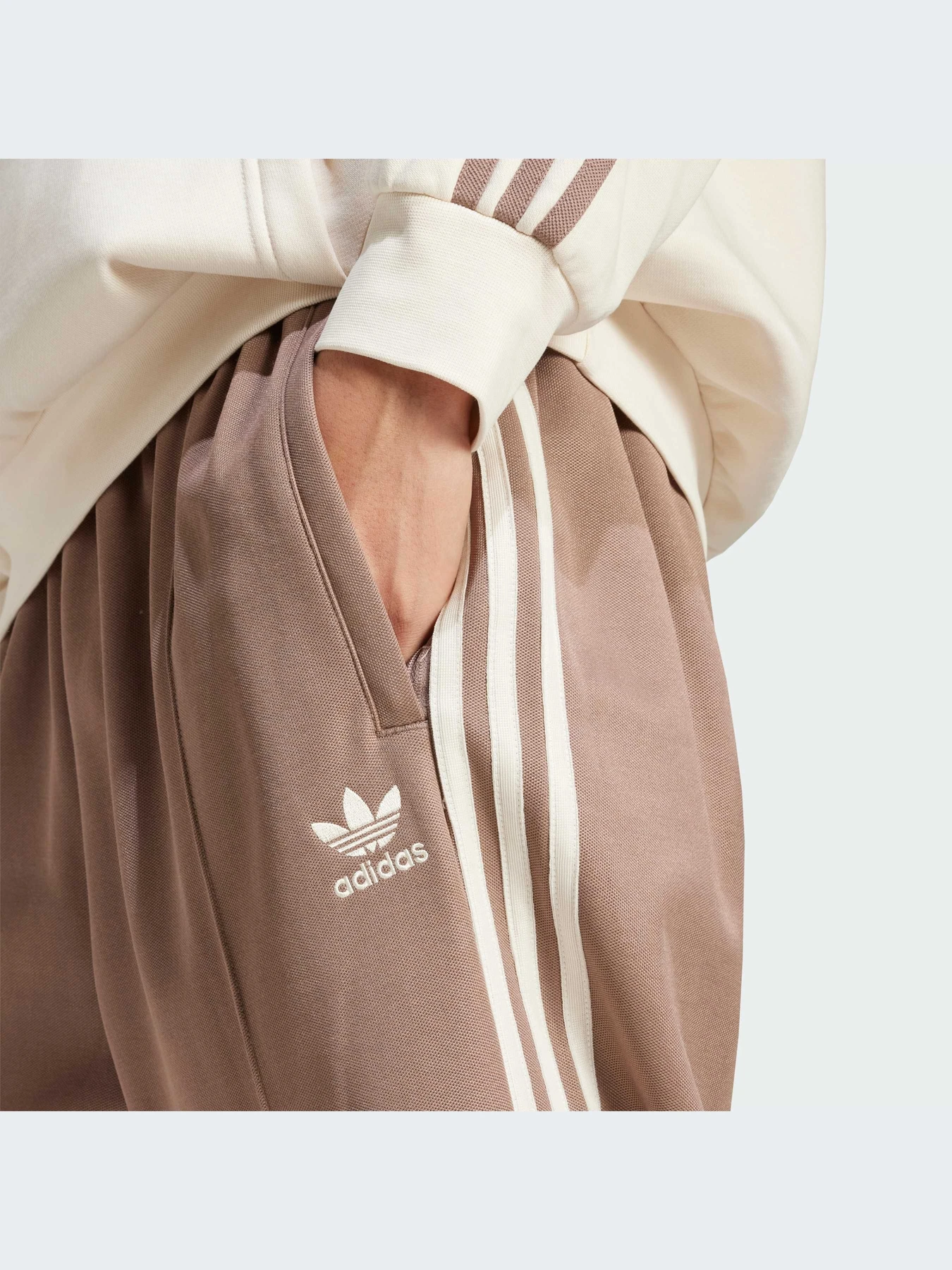 Брюки Adidas Adicolor модель JP1067-KZ Брюки Adidas Adicolor модель JP1067-KZ Фото