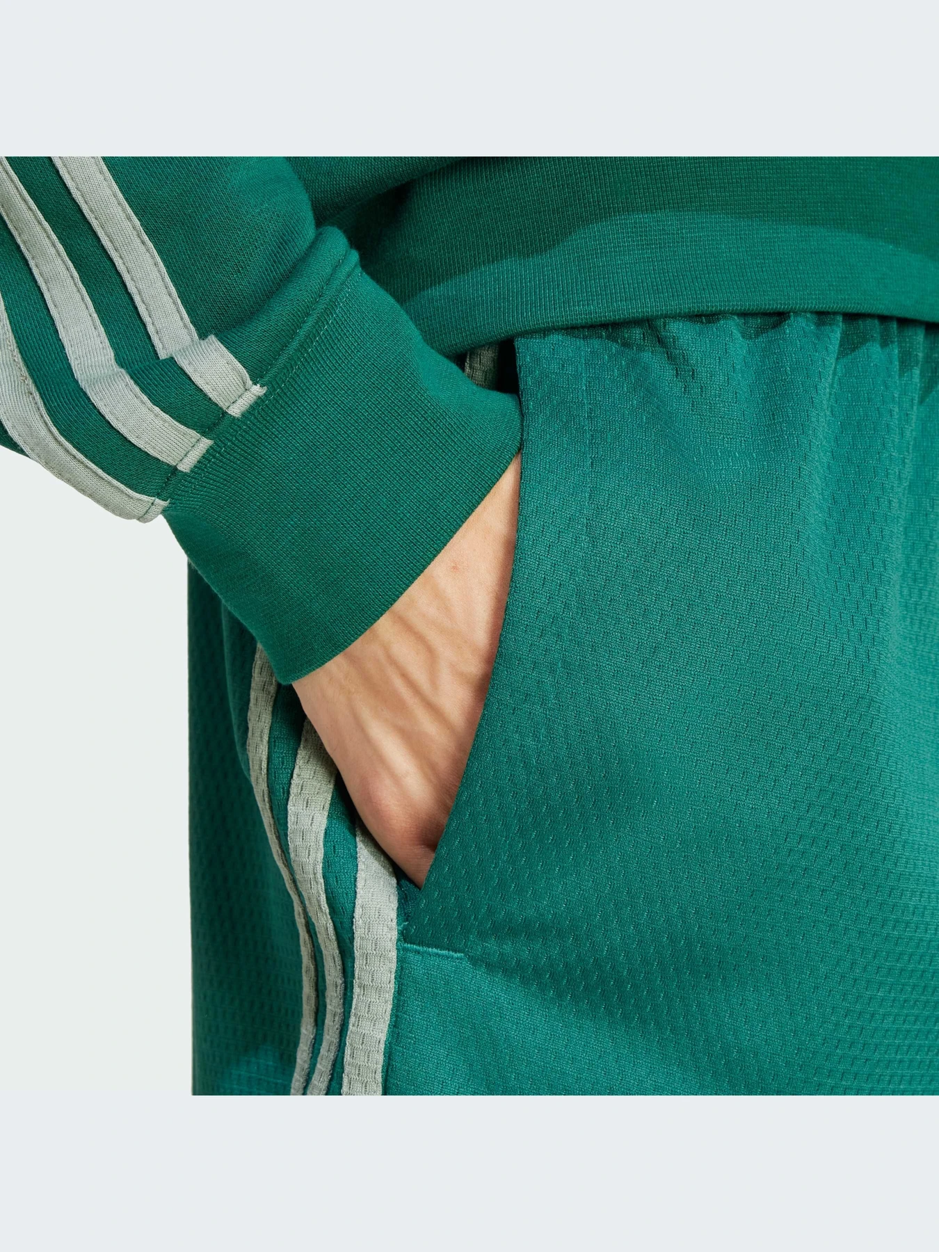 Шорты Adidas Adicolor модель JP1101-KZ Шорты Adidas Adicolor модель JP1101-KZ Фото