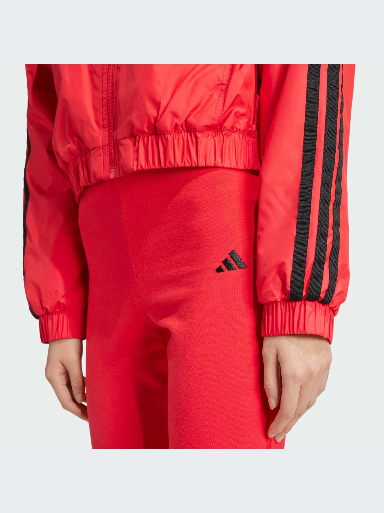 Куртки и дубленки Adidas модель JP1724-KZ Куртки и дубленки Adidas модель JP1724-KZ Фото