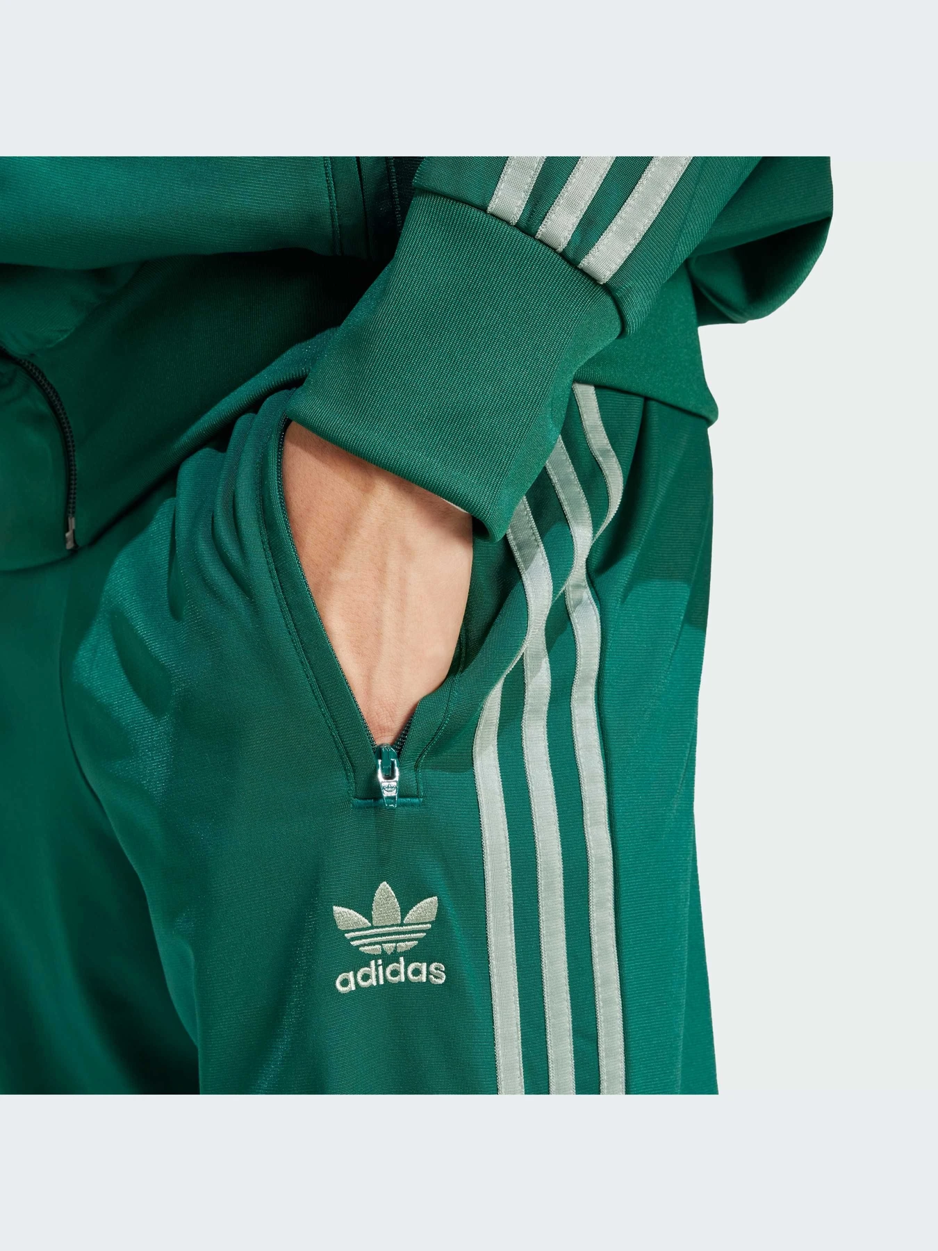 Брюки Adidas Adicolor модель JP2539-KZ Брюки Adidas Adicolor модель JP2539-KZ Фото