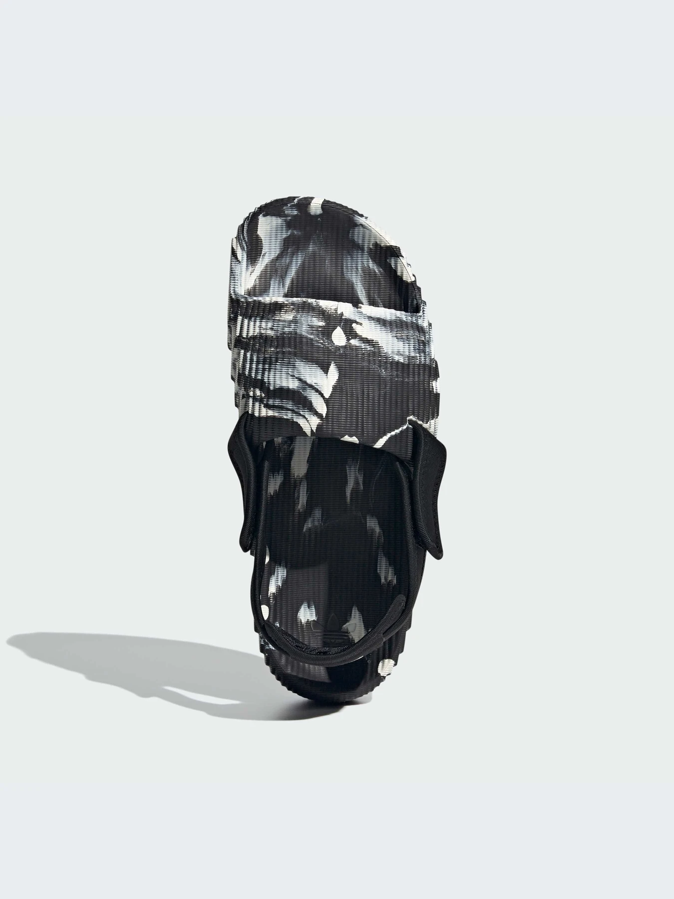 Сандалии Adidas Adilette модель IE5650-KZ Сандалии Adidas Adilette модель IE5650-KZ Фото