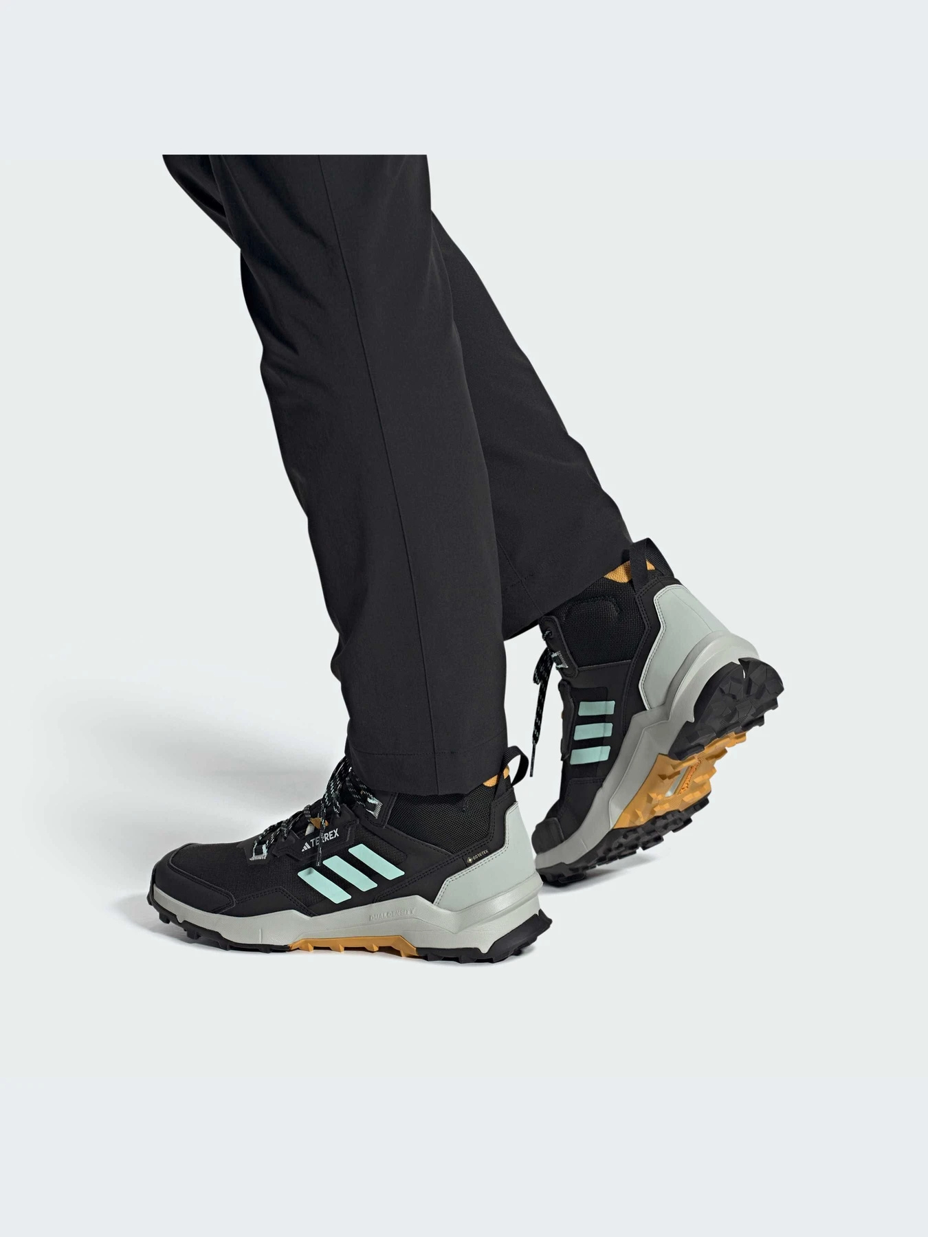 Кроссовки Adidas модель IF4849-KZ Кроссовки Adidas модель IF4849-KZ Фото