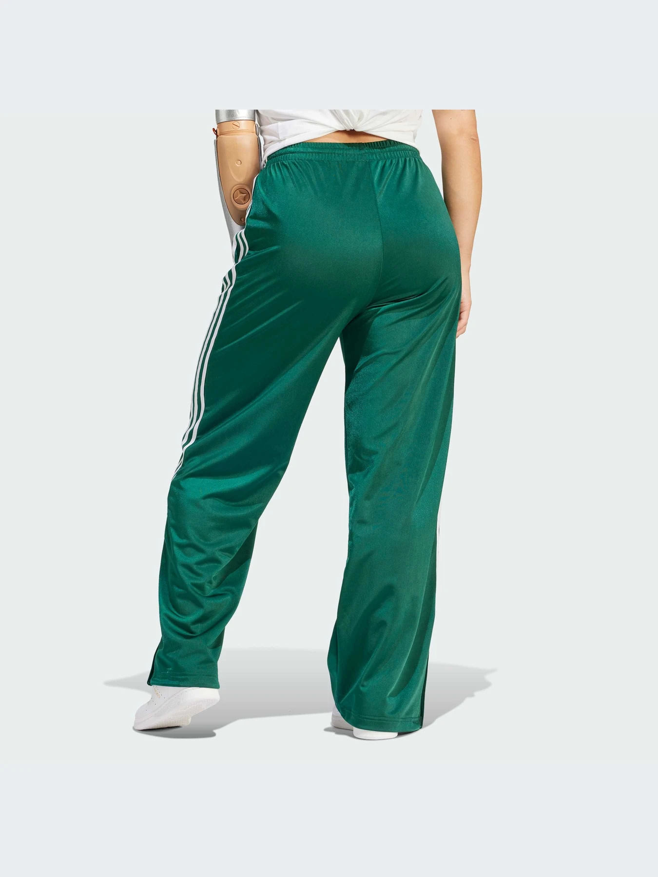 Брюки Adidas Adicolor модель IP0642-KZ Брюки Adidas Adicolor модель IP0642-KZ Фото