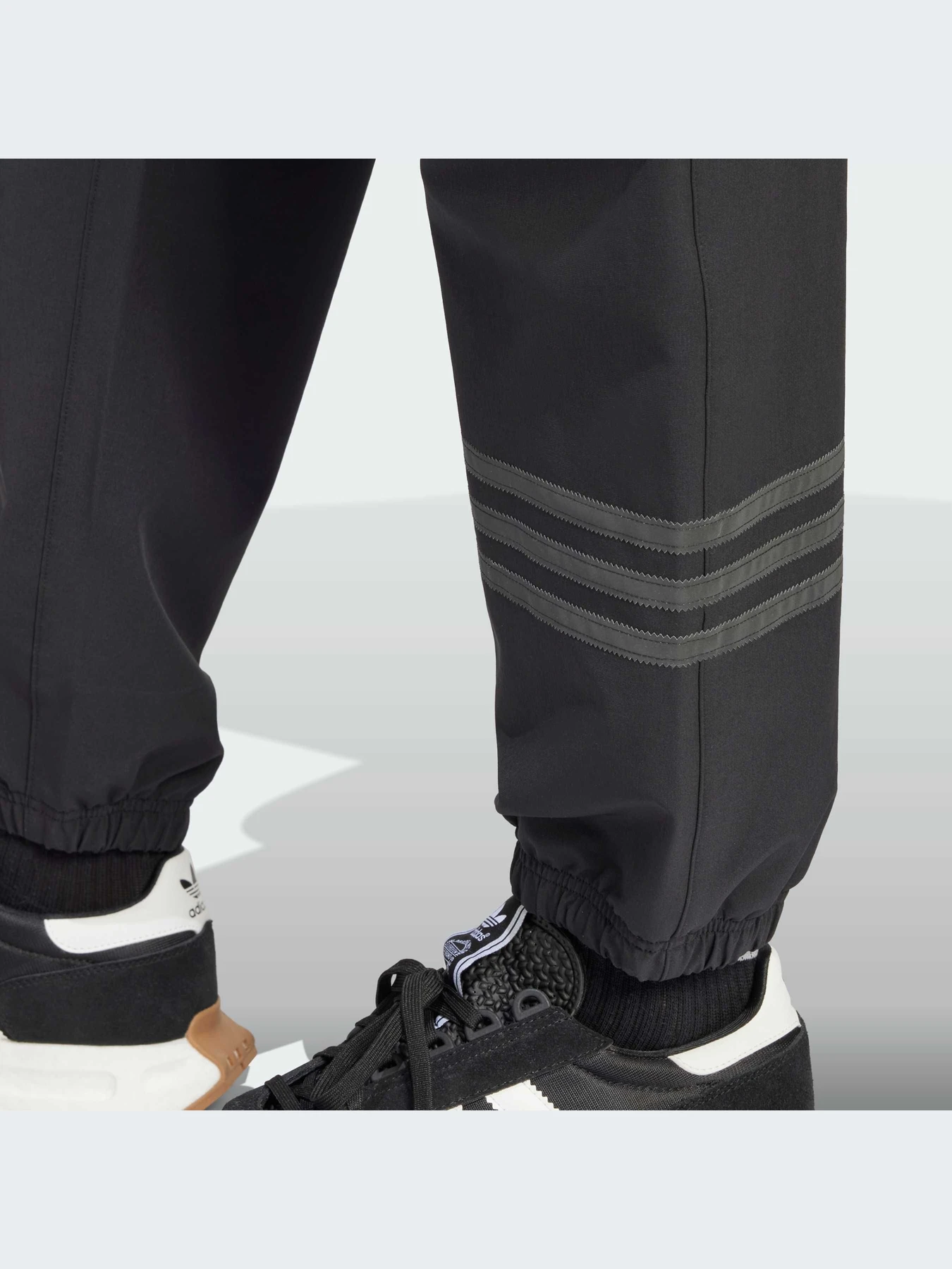Брюки Adidas модель IP1040-KZ Брюки Adidas модель IP1040-KZ Фото