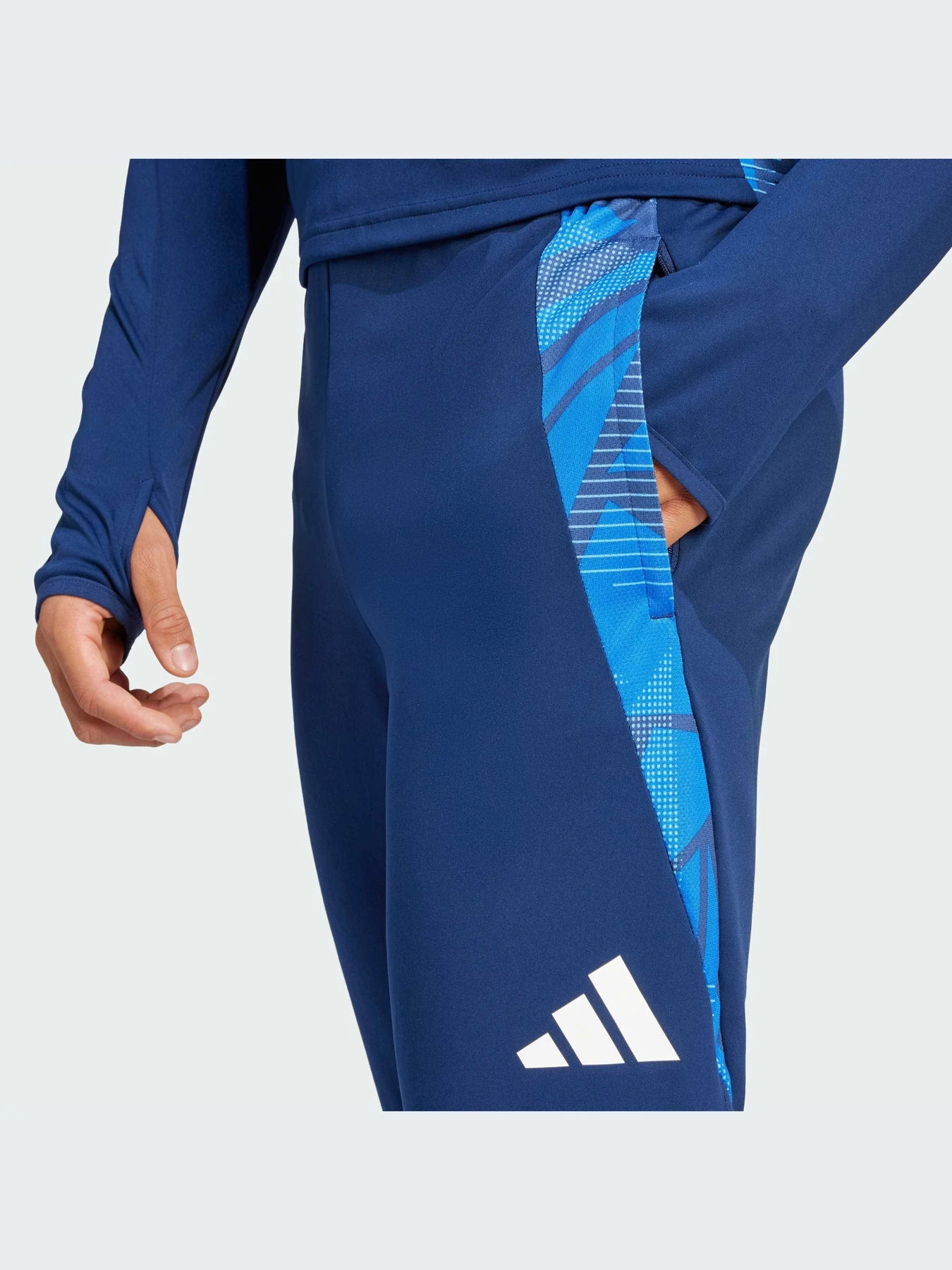 Брюки Adidas Tiro модель IP1872-KZ Брюки Adidas Tiro модель IP1872-KZ Фото