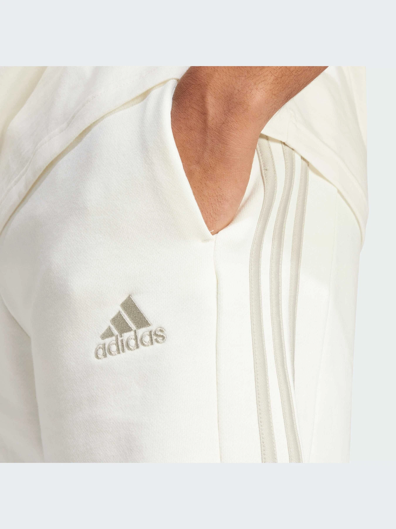 Шорты Adidas модель IS1344-KZ Шорты Adidas модель IS1344-KZ Фото