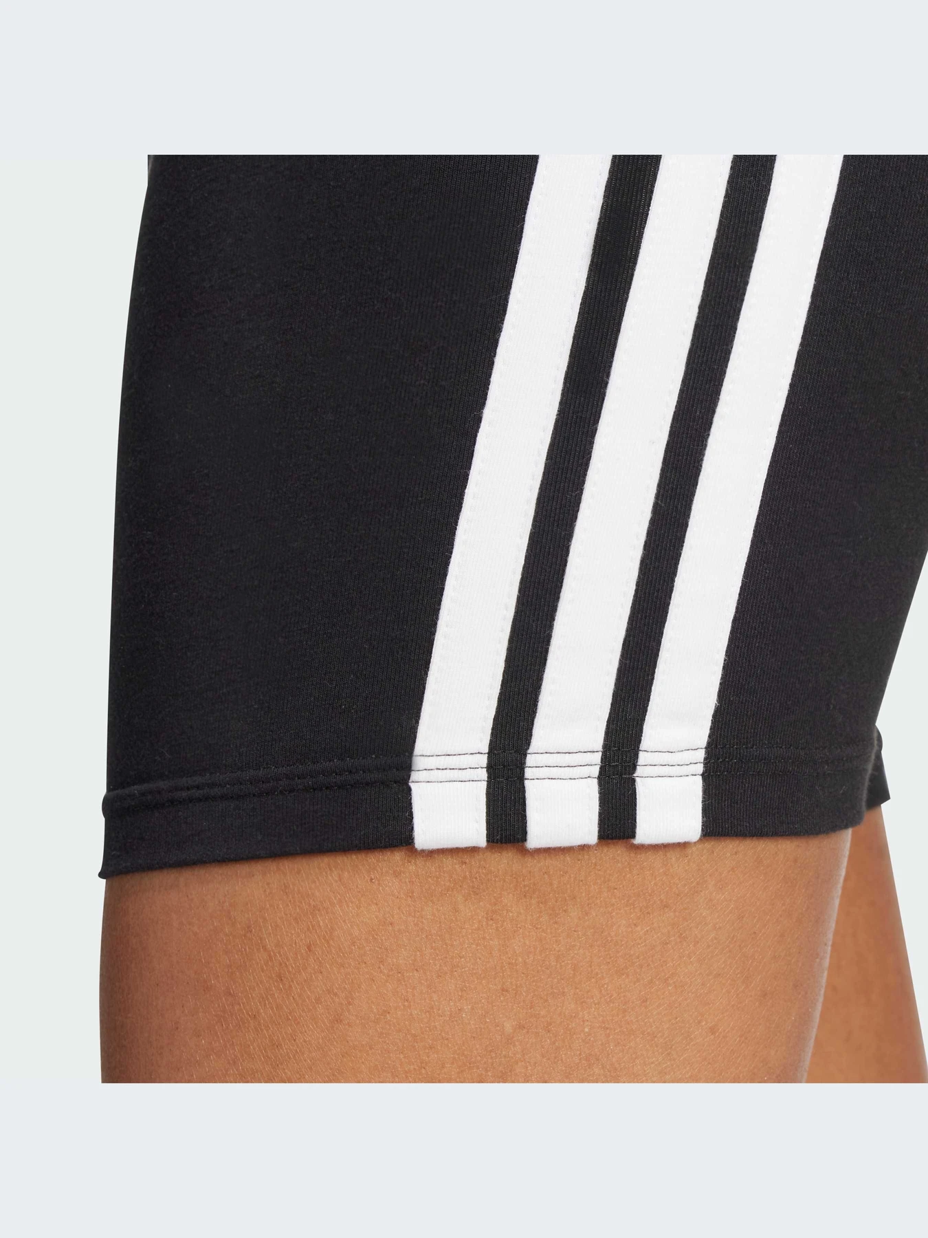 Шорты Adidas модель JE1223-KZ Шорты Adidas модель JE1223-KZ Фото