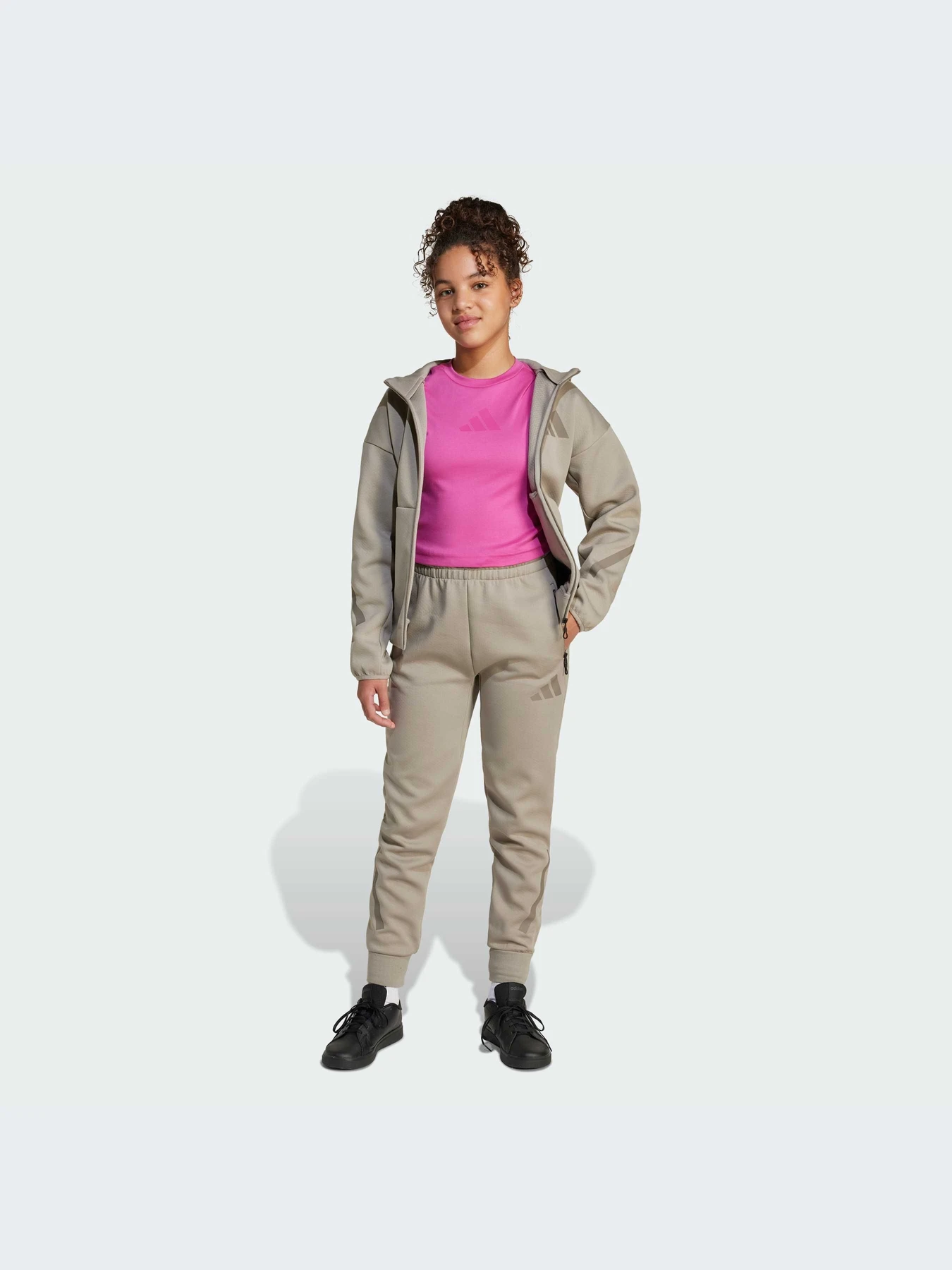 Футболки и поло Adidas ZNE модель JJ4852-KZ Футболки и поло Adidas ZNE модель JJ4852-KZ Фото