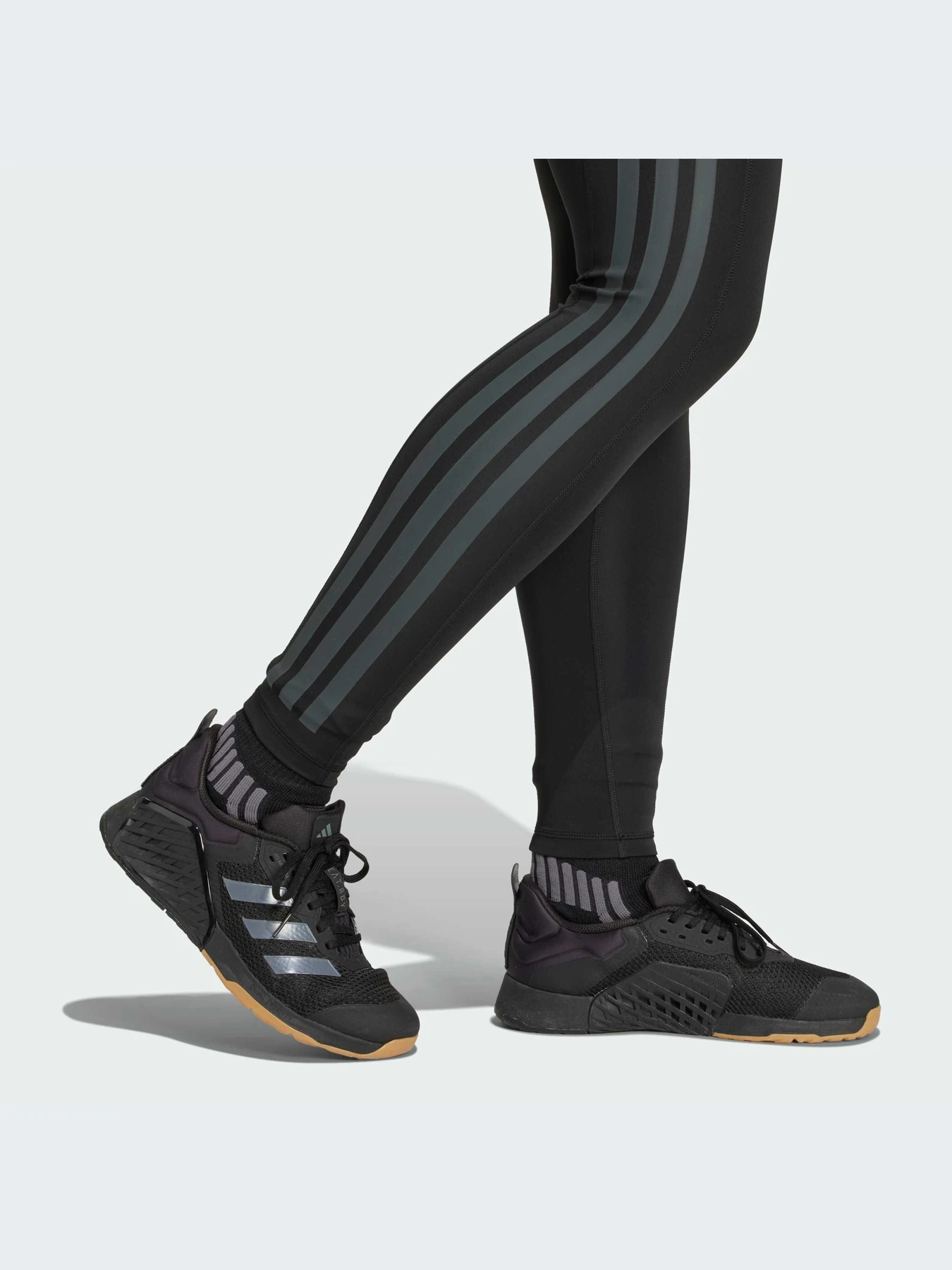 Брюки Adidas модель JI8762-KZ Брюки Adidas модель JI8762-KZ Фото