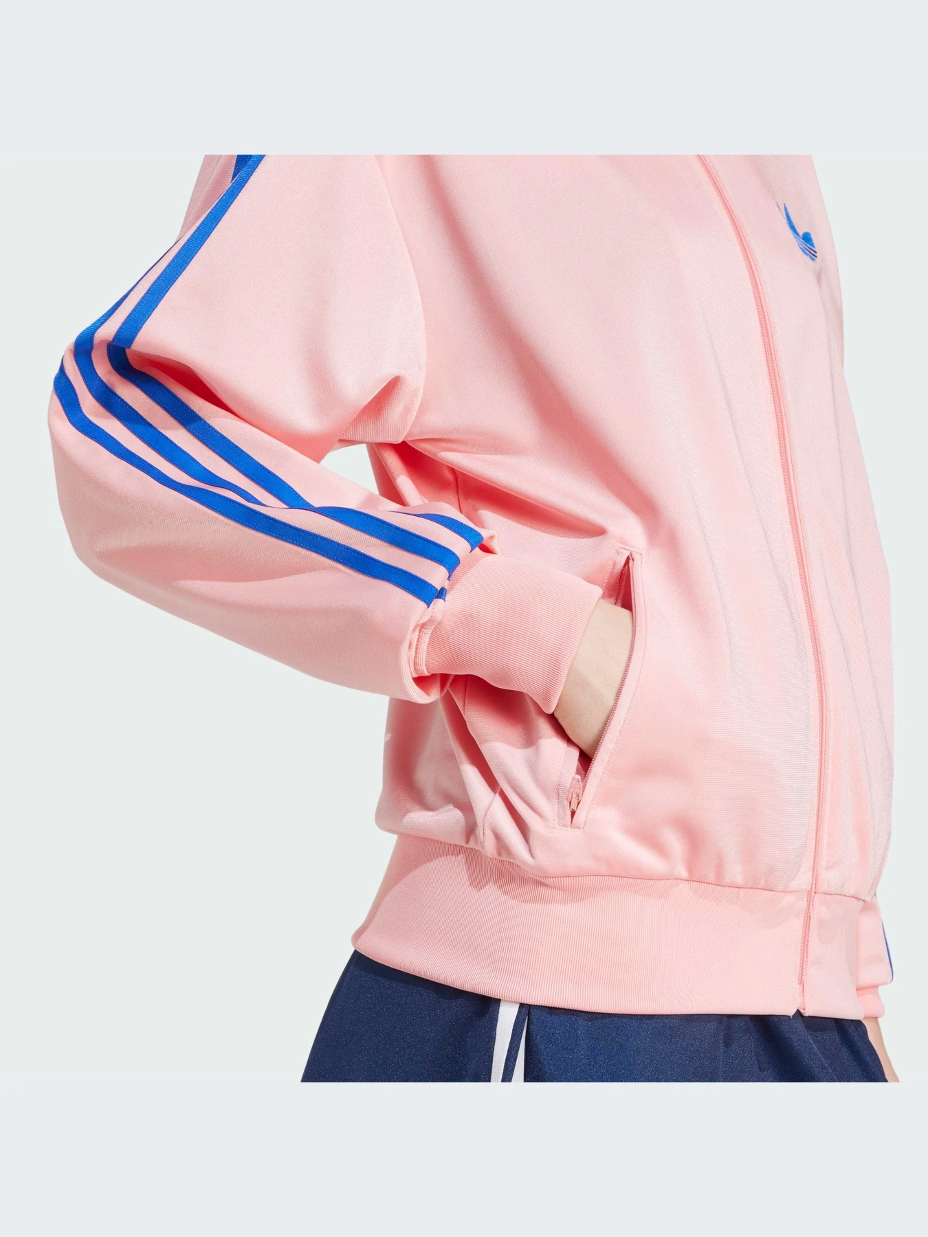 Худи и свитшоты Adidas Adicolor модель JP2302-KZ Худи и свитшоты Adidas Adicolor модель JP2302-KZ Фото
