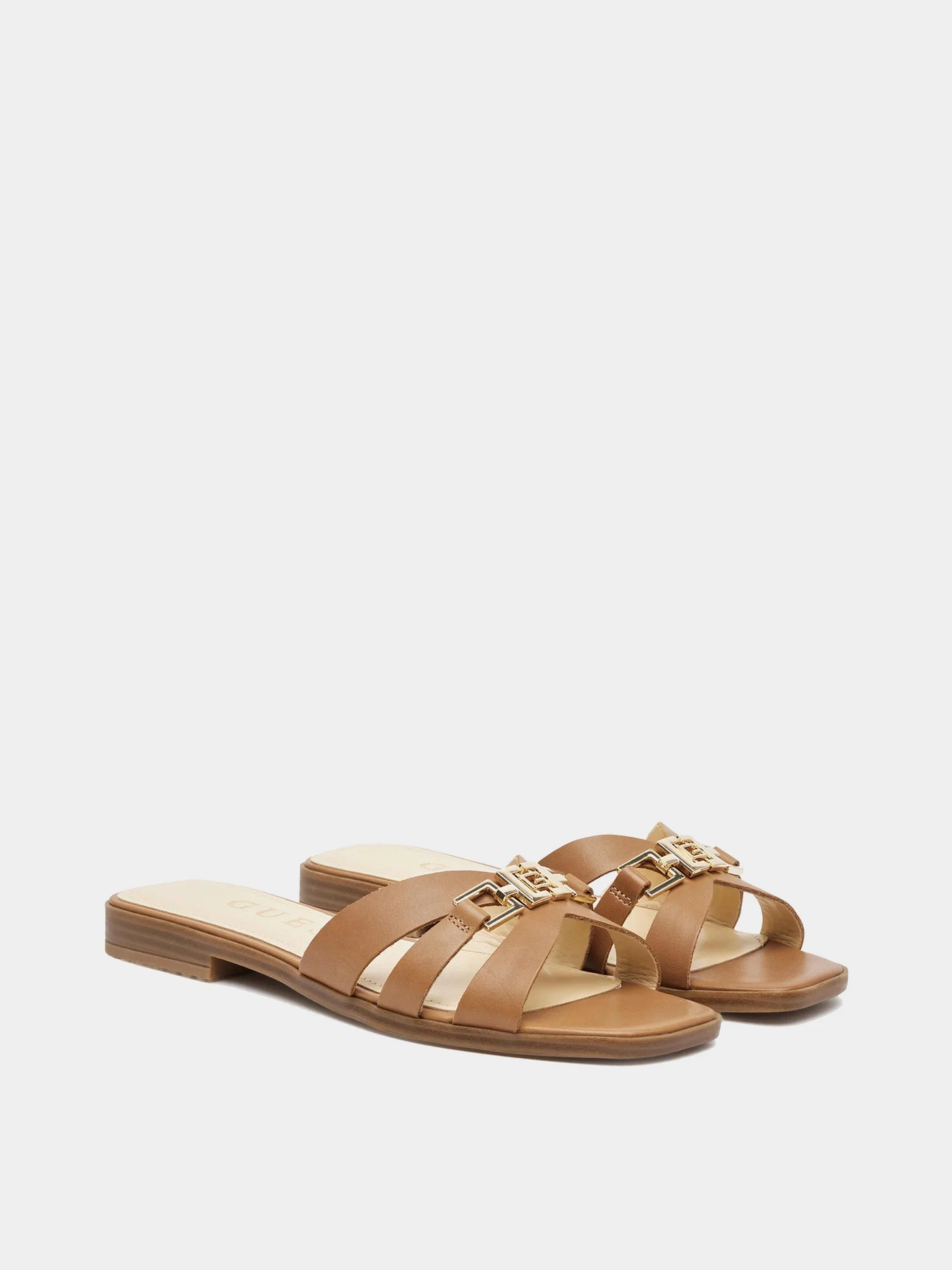Шлёпанцы GUESS модель FLJRLL-LEA19-TAN Шлёпанцы GUESS модель FLJRLL-LEA19-TAN Фото