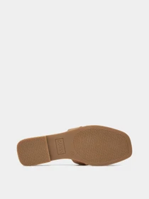 Шлёпанцы GUESS модель FLJRLL-LEA19-TAN Фото