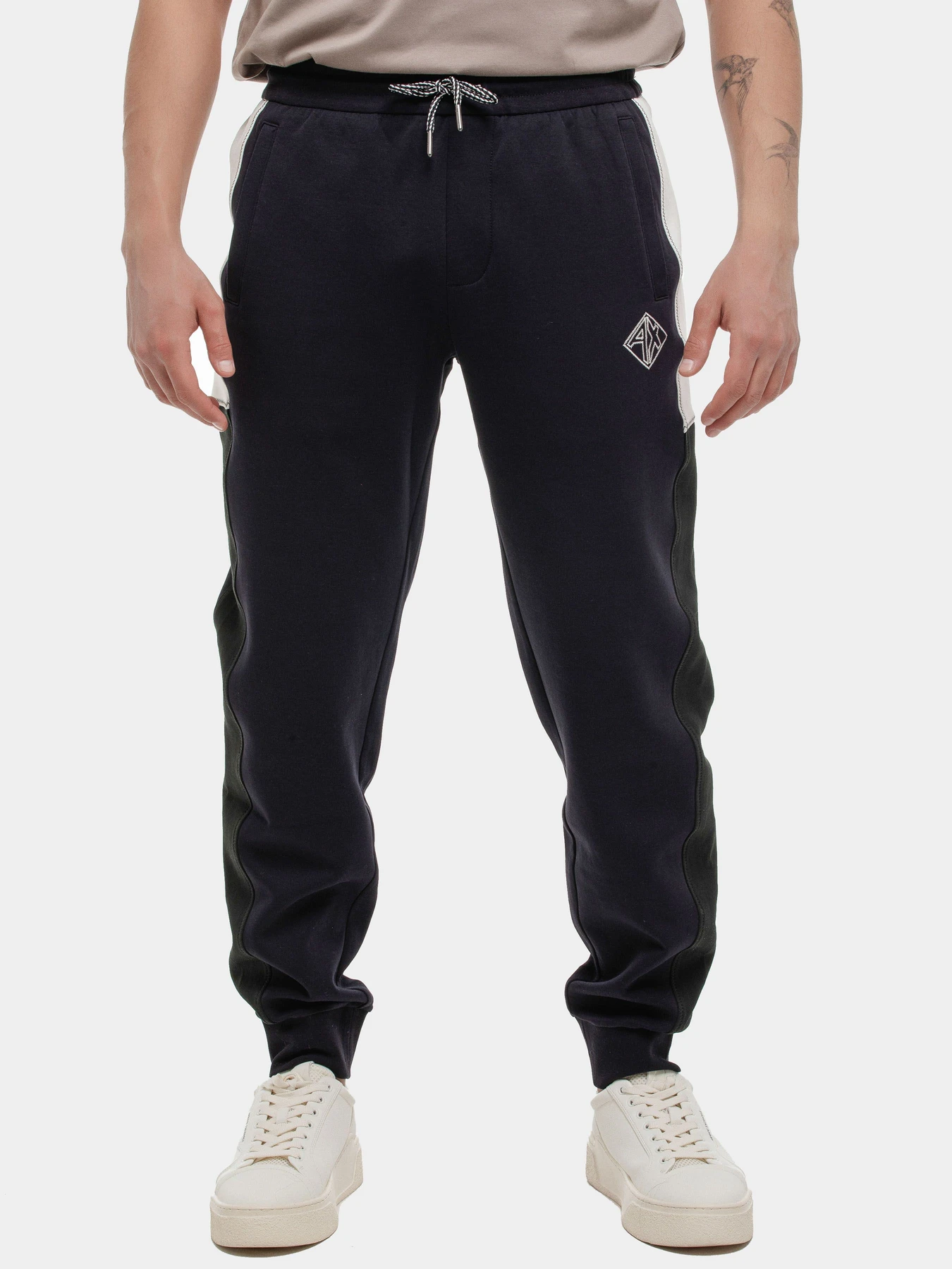 Брюки Armani Exchange модель XM000230-AF10818-MB071 Брюки Armani Exchange модель XM000230-AF10818-MB071 Фото