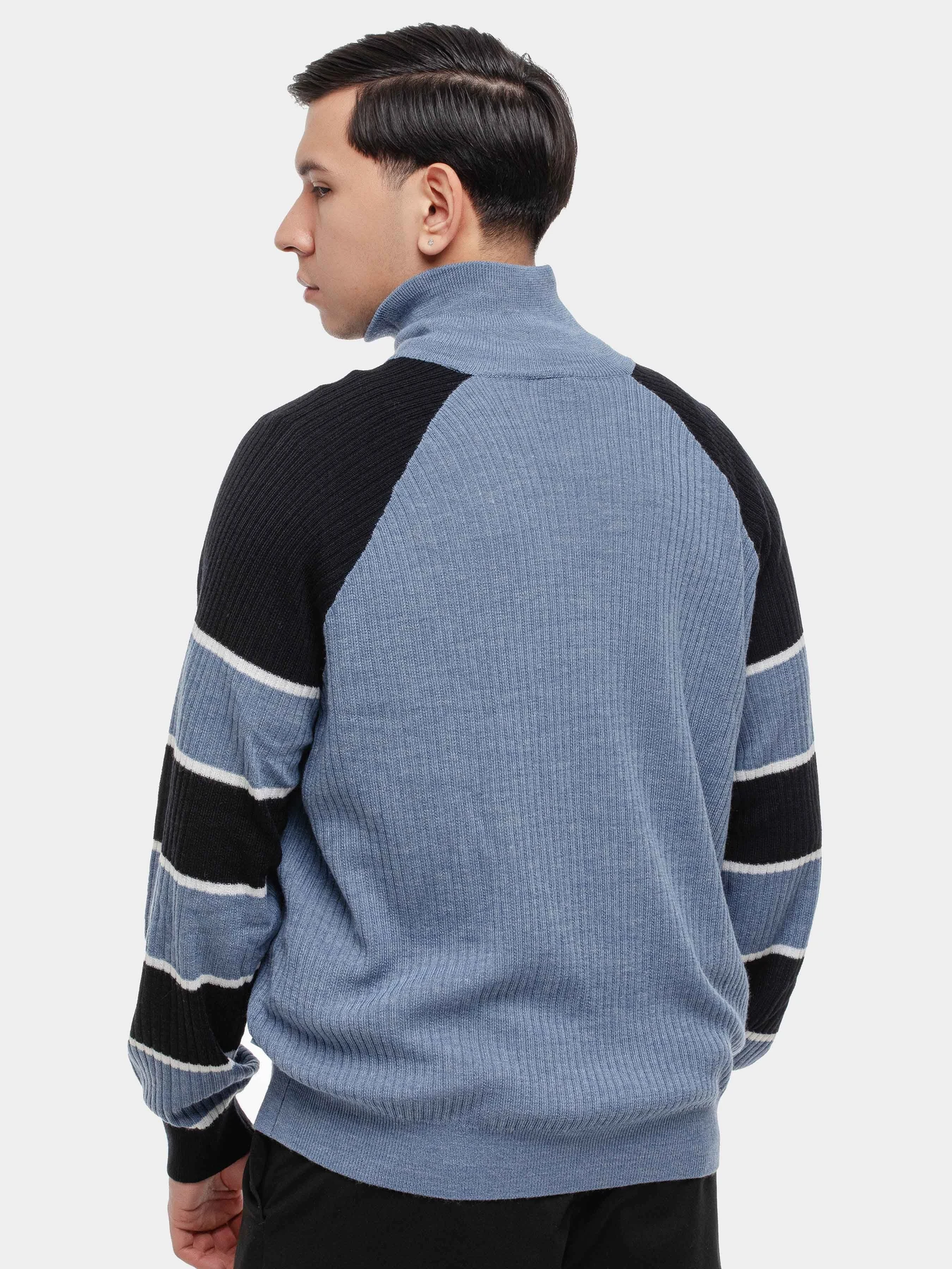Свитры и кардиганы Armani Exchange модель XM000685-AF11965-M9036 Свитры и кардиганы Armani Exchange модель XM000685-AF11965-M9036 Фото
