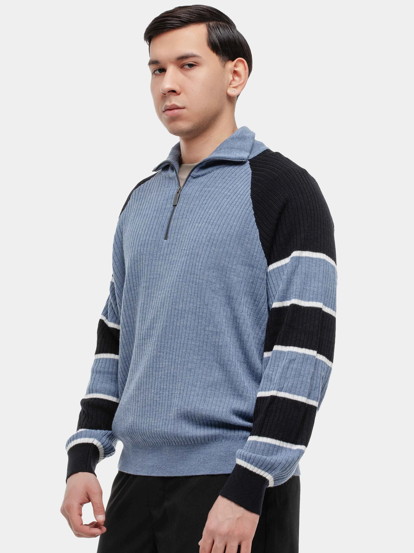 Свитры и кардиганы Armani Exchange модель XM000685-AF11965-M9036 Свитры и кардиганы Armani Exchange модель XM000685-AF11965-M9036 Фото