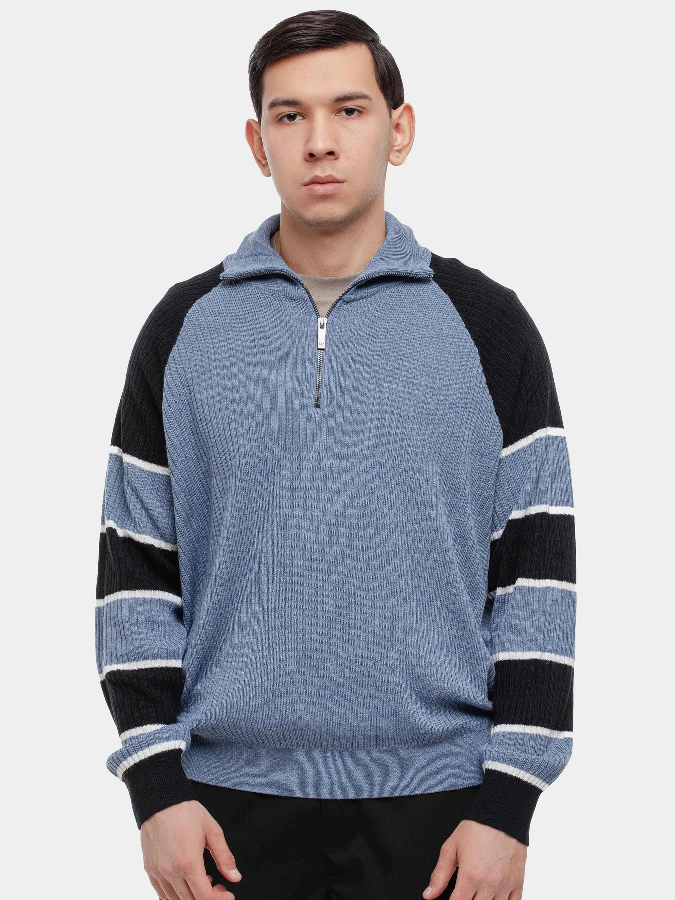 Свитры и кардиганы Armani Exchange модель XM000685-AF11965-M9036 Свитры и кардиганы Armani Exchange модель XM000685-AF11965-M9036 Фото