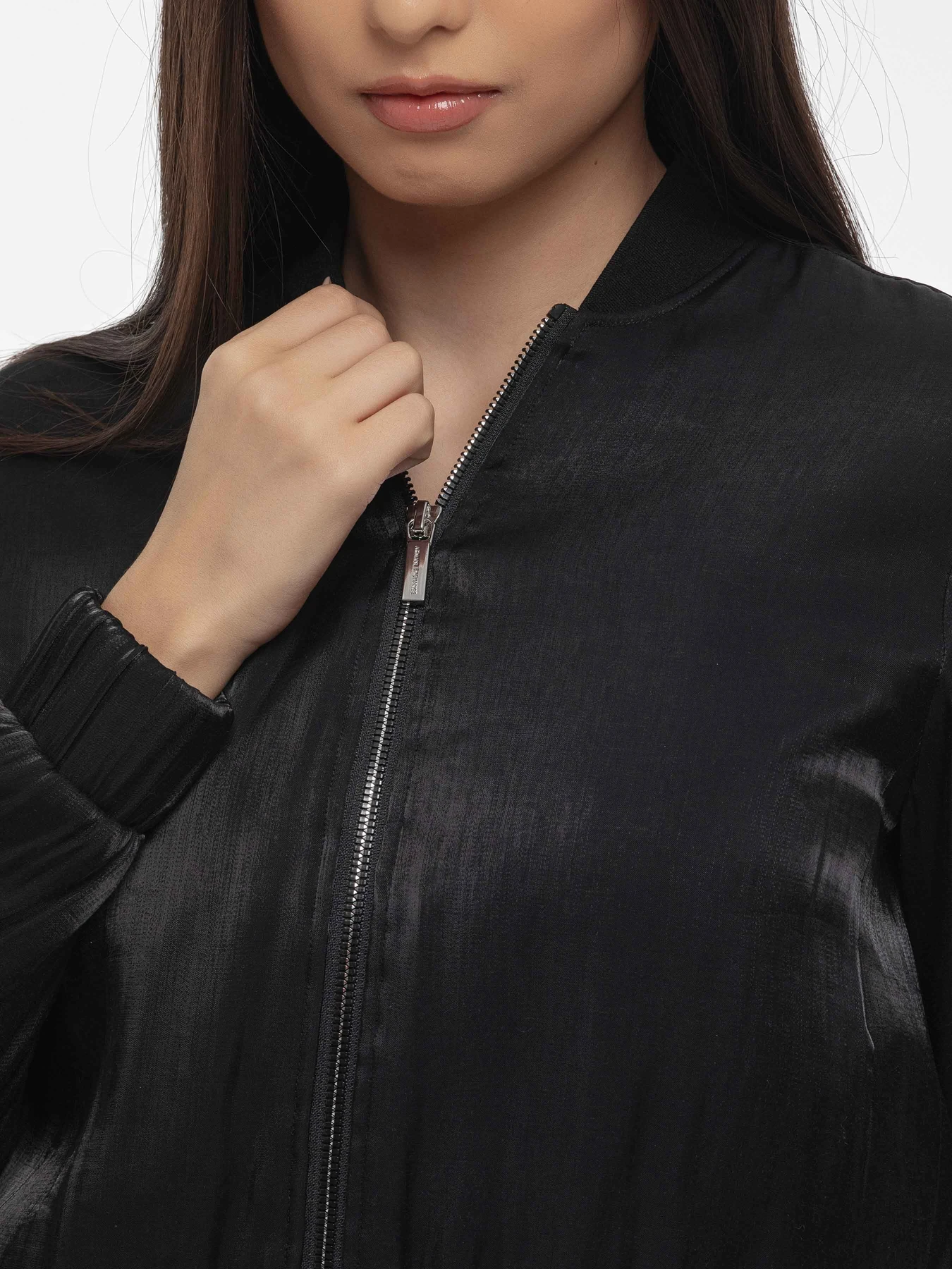 Куртки и дубленки Armani Exchange модель XW000138-AF10839-UC001 Куртки и дубленки Armani Exchange модель XW000138-AF10839-UC001 Фото