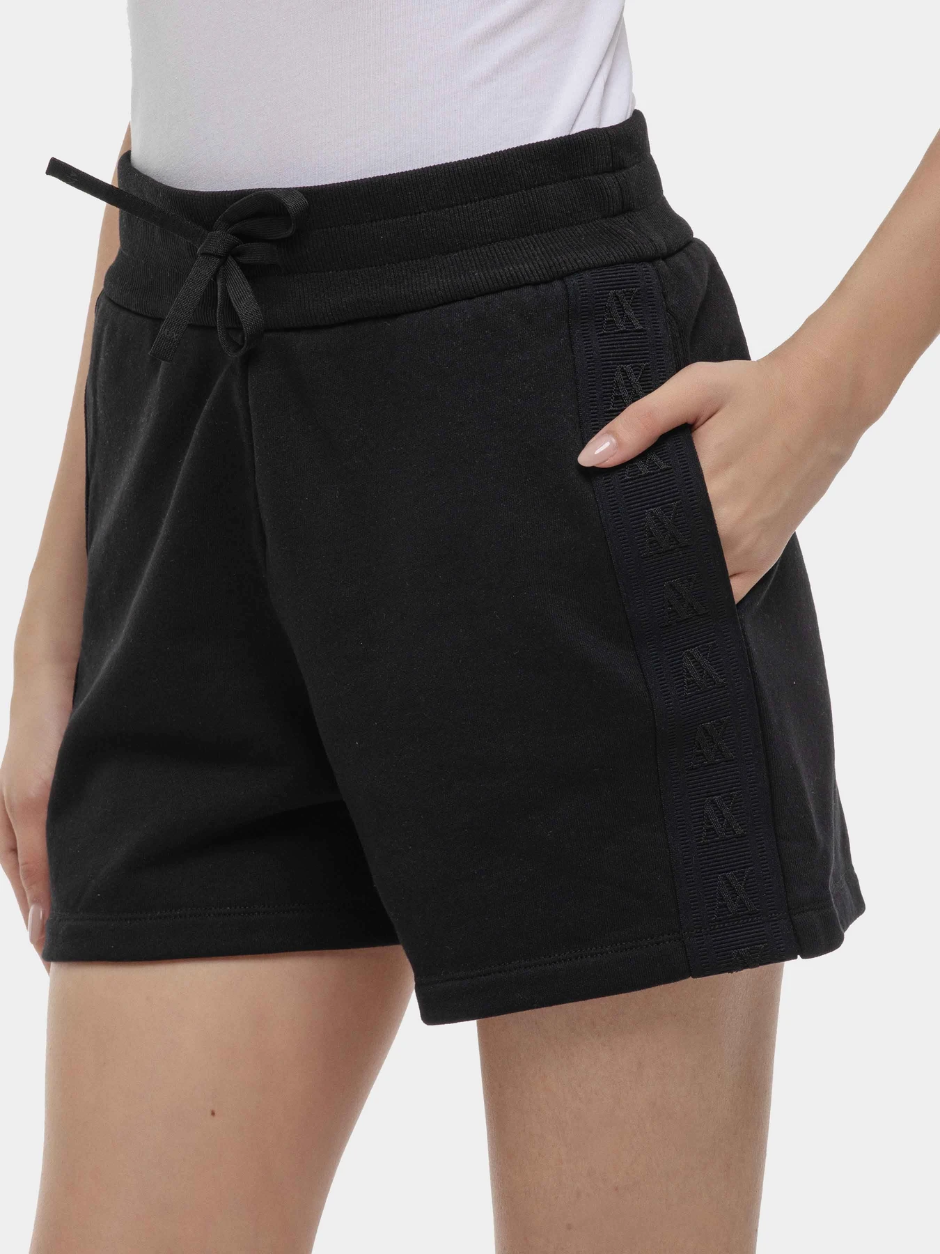 Шорты Armani Exchange модель XW000502-AF12804-UC001 Шорты Armani Exchange модель XW000502-AF12804-UC001 Фото