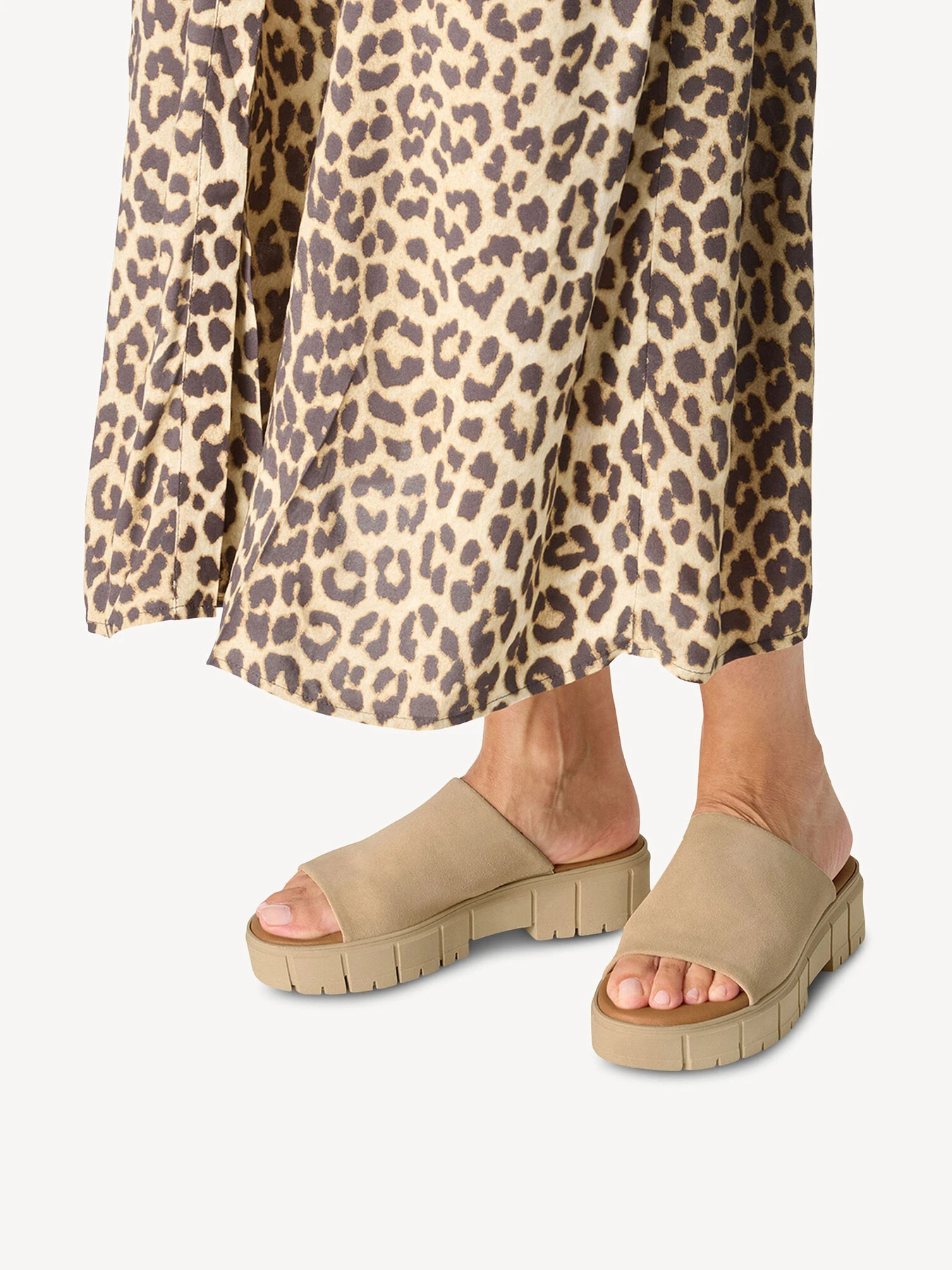 Шлёпанцы Tamaris модель 1-1-27252-42-436 Шлёпанцы Tamaris модель 1-1-27252-42-436 Фото
