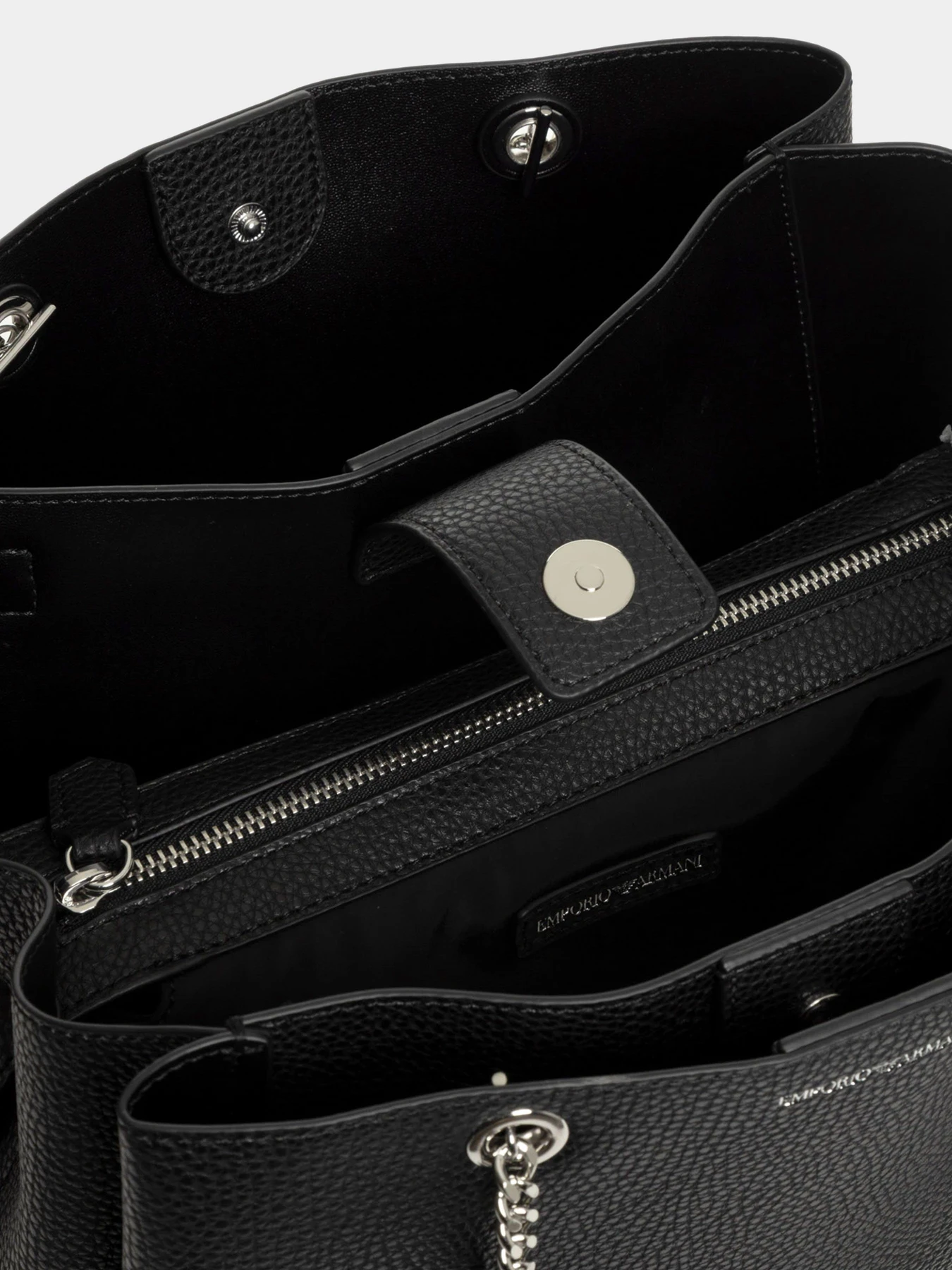 Сумки Emporio Armani модель Y3D158-YFN6E-81386 Сумки Emporio Armani модель Y3D158-YFN6E-81386 Фото