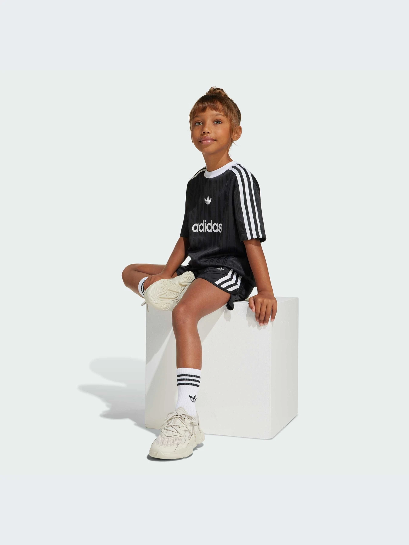 Костюмы Adidas Adicolor модель JC7870-KZ Костюмы Adidas Adicolor модель JC7870-KZ Фото
