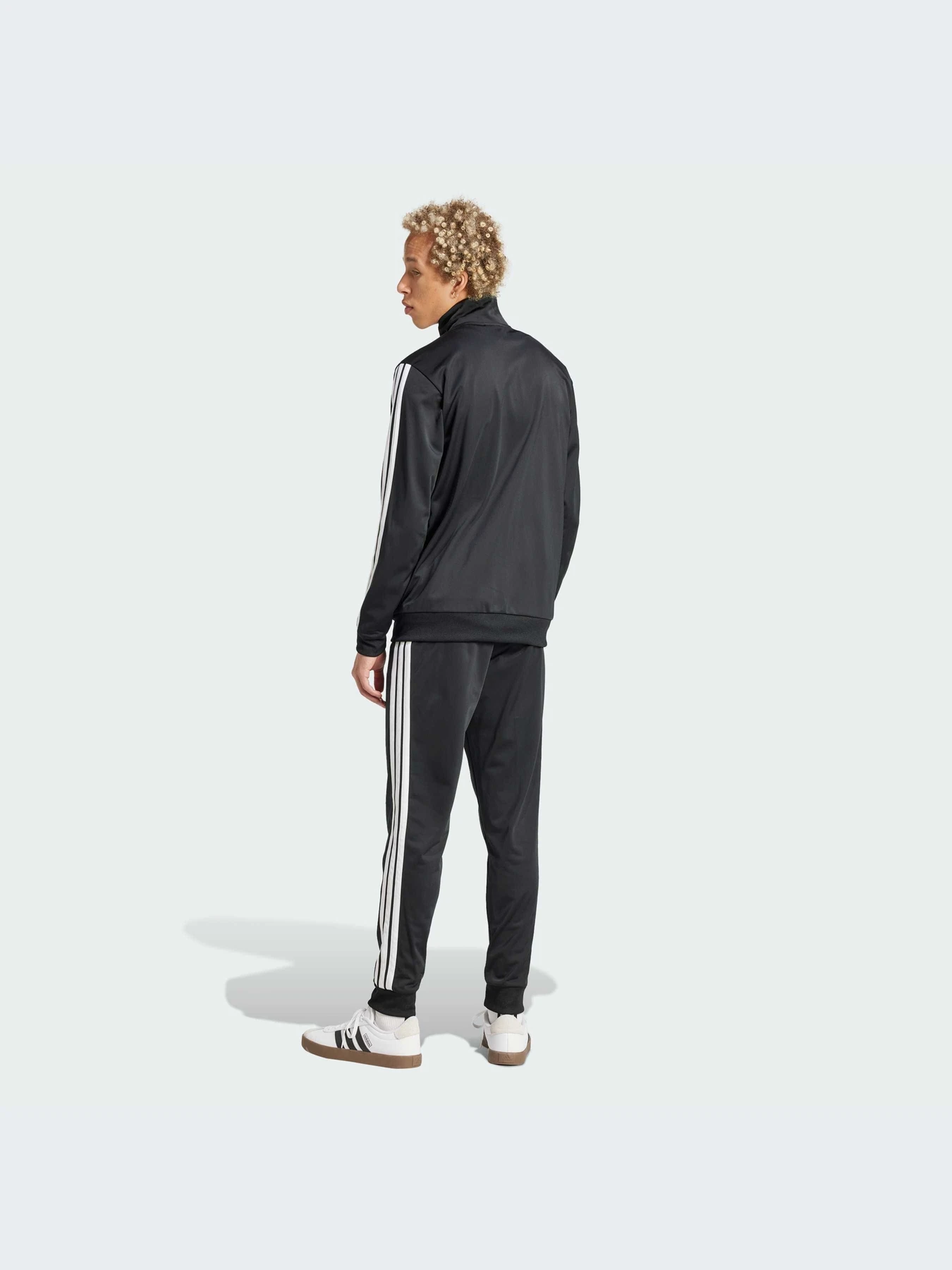 Костюмы Adidas 3 Stripes модель JI8858-KZ Костюмы Adidas 3 Stripes модель JI8858-KZ Фото