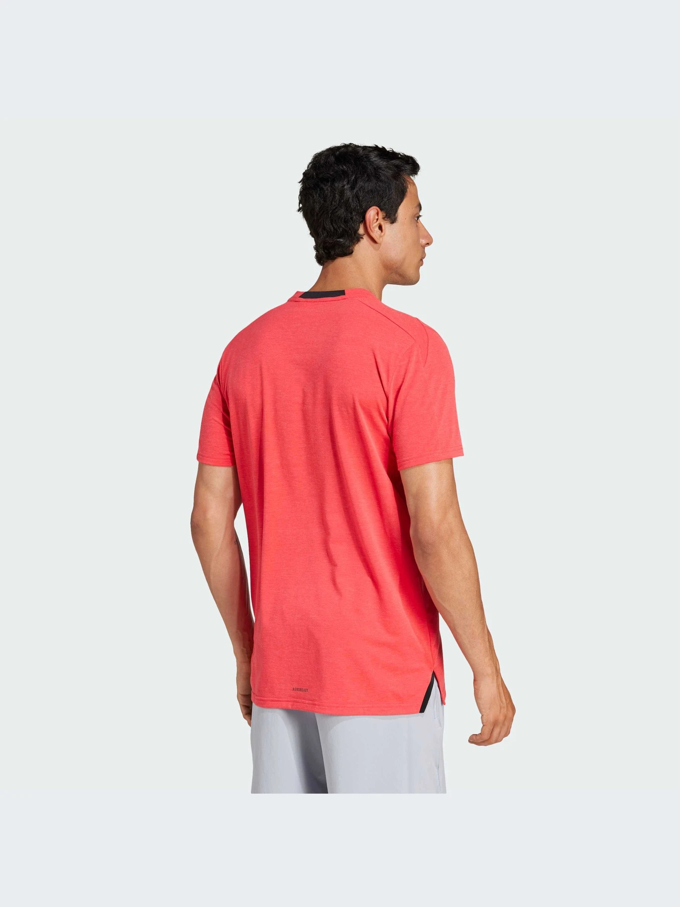 Футболки и поло Adidas модель JI8124-KZ Футболки и поло Adidas модель JI8124-KZ Фото