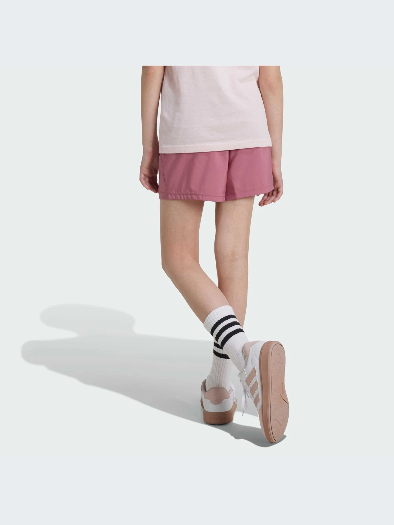 Шорты Adidas модель IW3290-KZ Шорты Adidas модель IW3290-KZ Фото