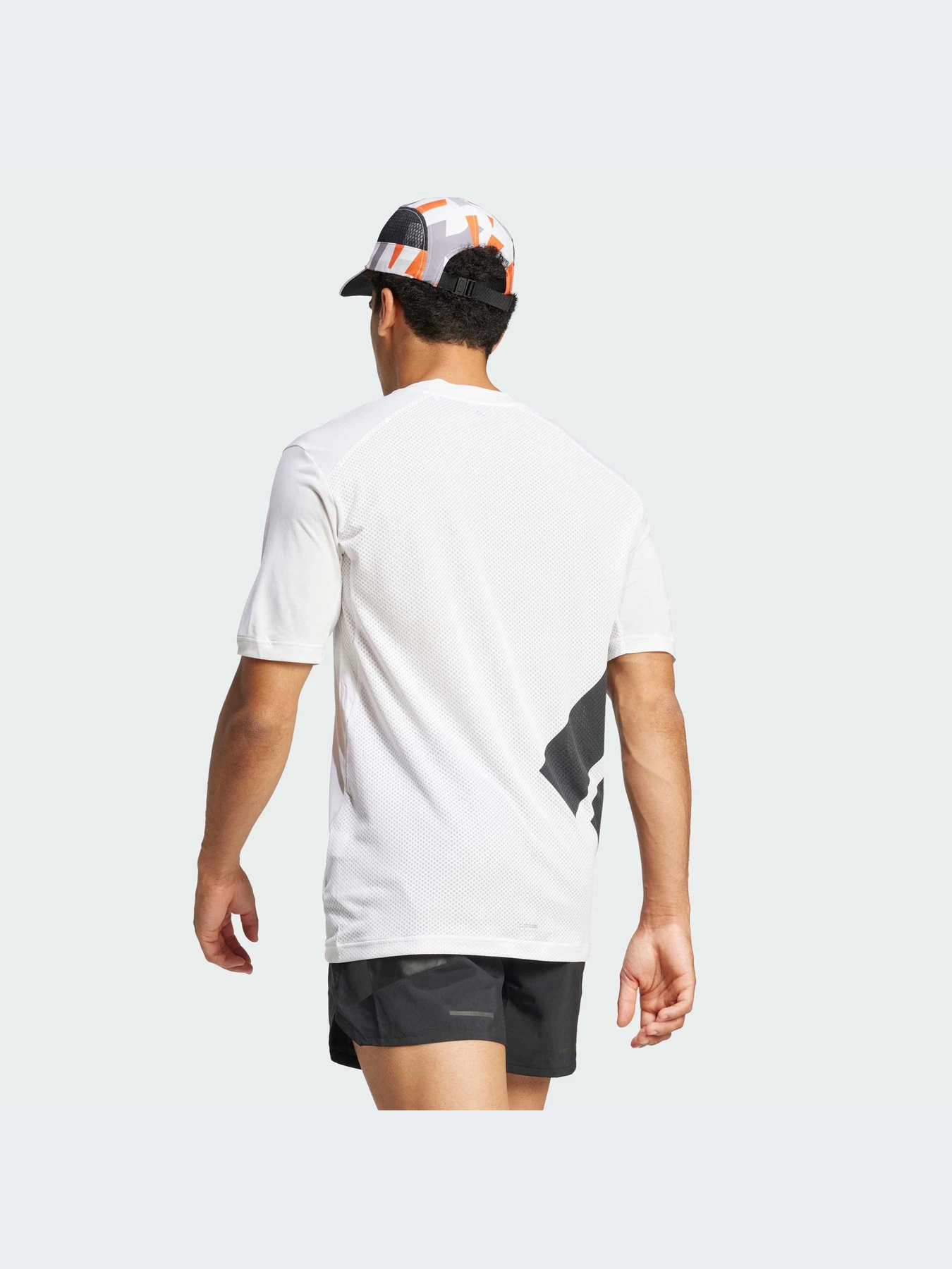 Футболки и поло Adidas модель JN8134-KZ Футболки и поло Adidas модель JN8134-KZ Фото