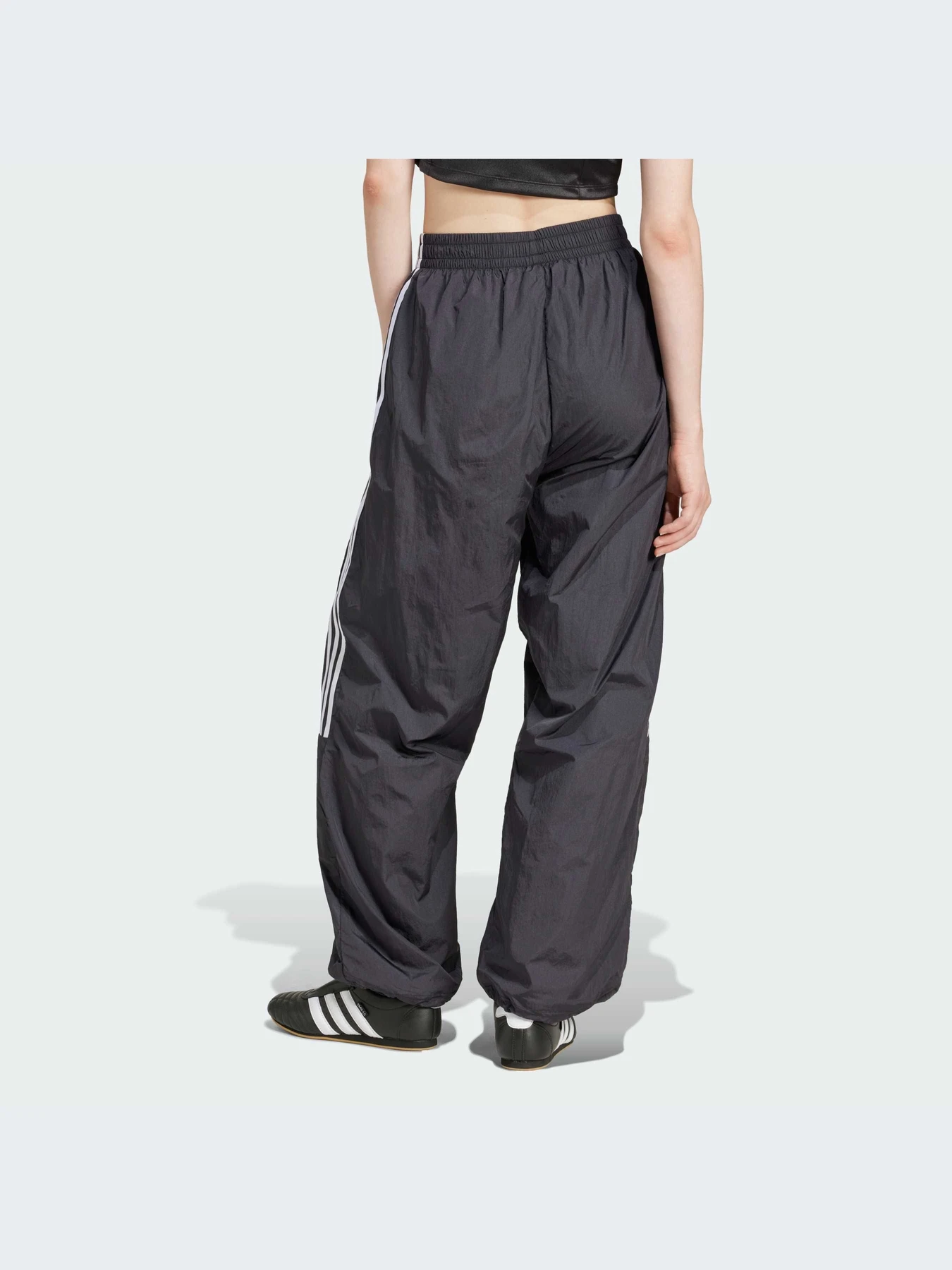 Брюки Adidas Adicolor модель JD0256-KZ Брюки Adidas Adicolor модель JD0256-KZ Фото