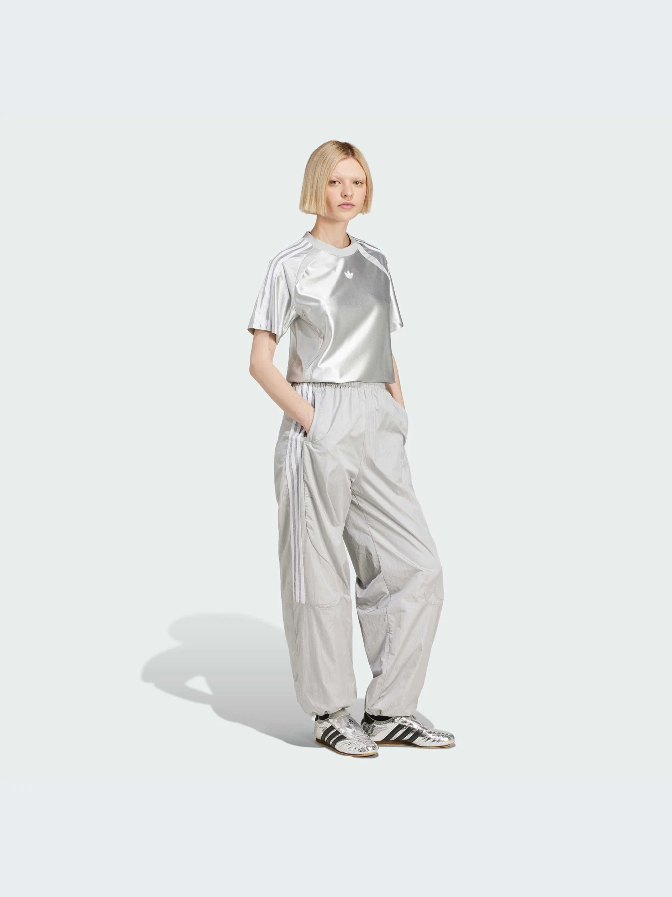 Брюки Adidas Adicolor модель JD0258-KZ Брюки Adidas Adicolor модель JD0258-KZ Фото