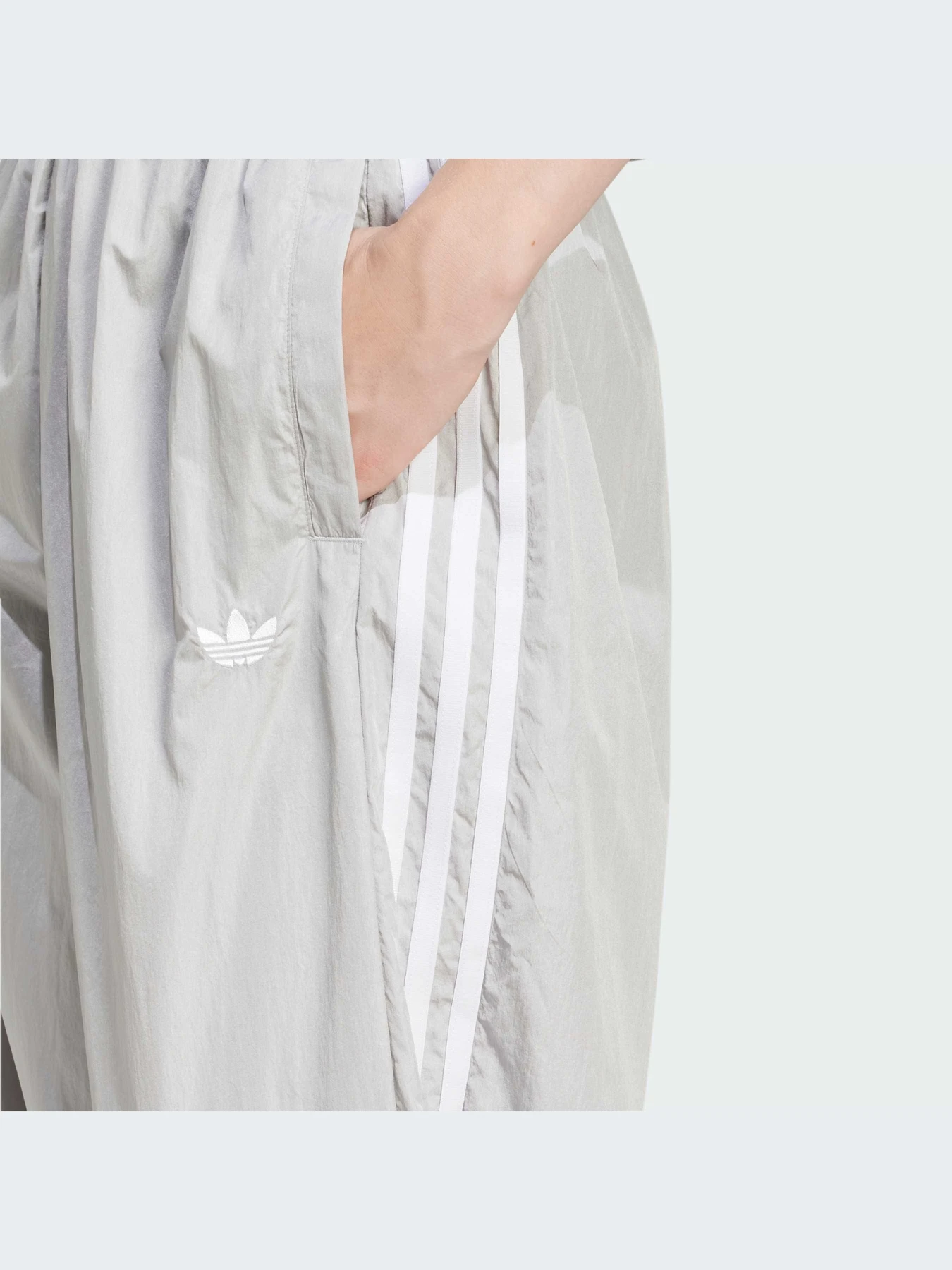 Брюки Adidas Adicolor модель JD0258-KZ Брюки Adidas Adicolor модель JD0258-KZ Фото