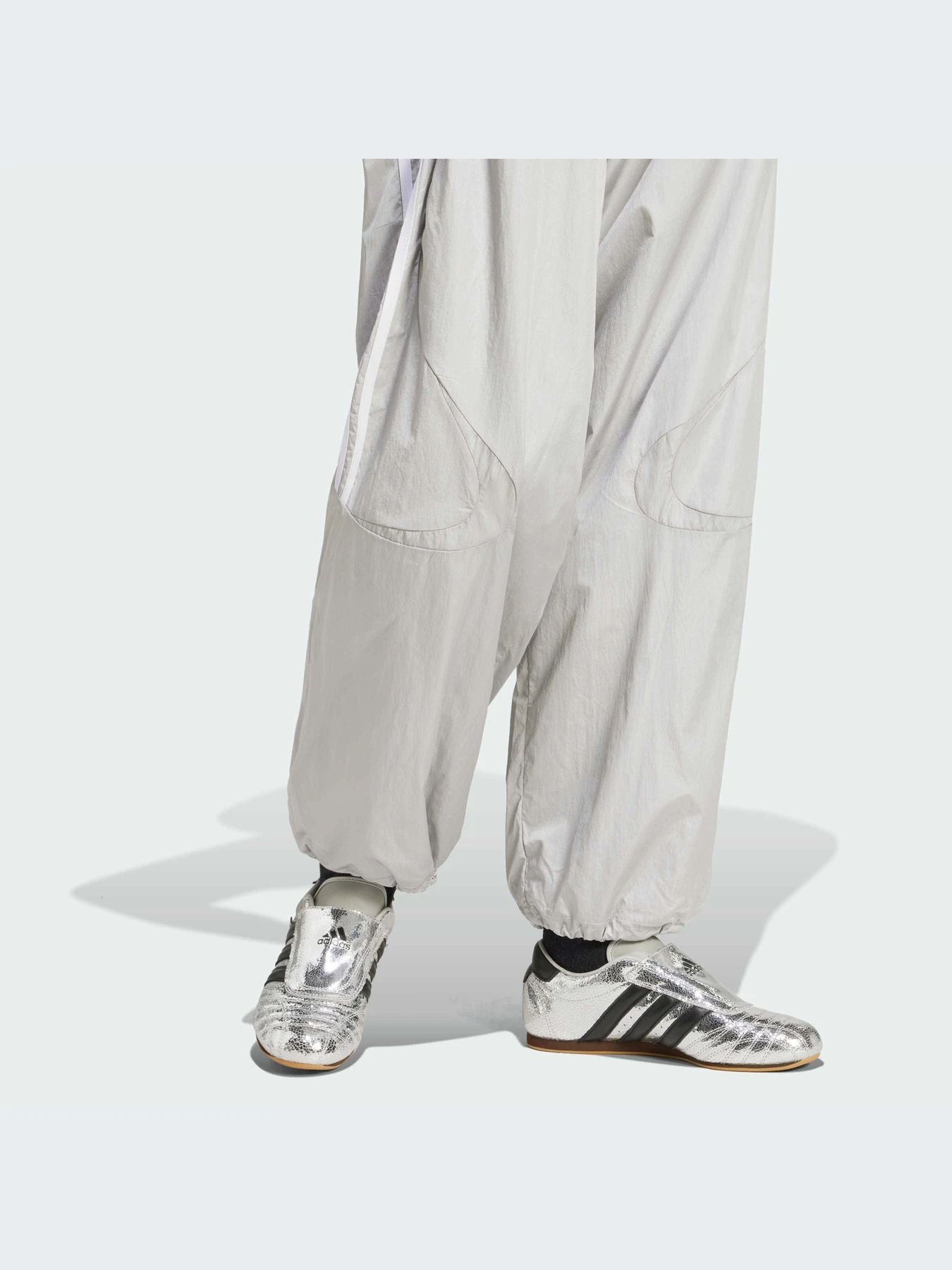 Брюки Adidas Adicolor модель JD0258-KZ Брюки Adidas Adicolor модель JD0258-KZ Фото