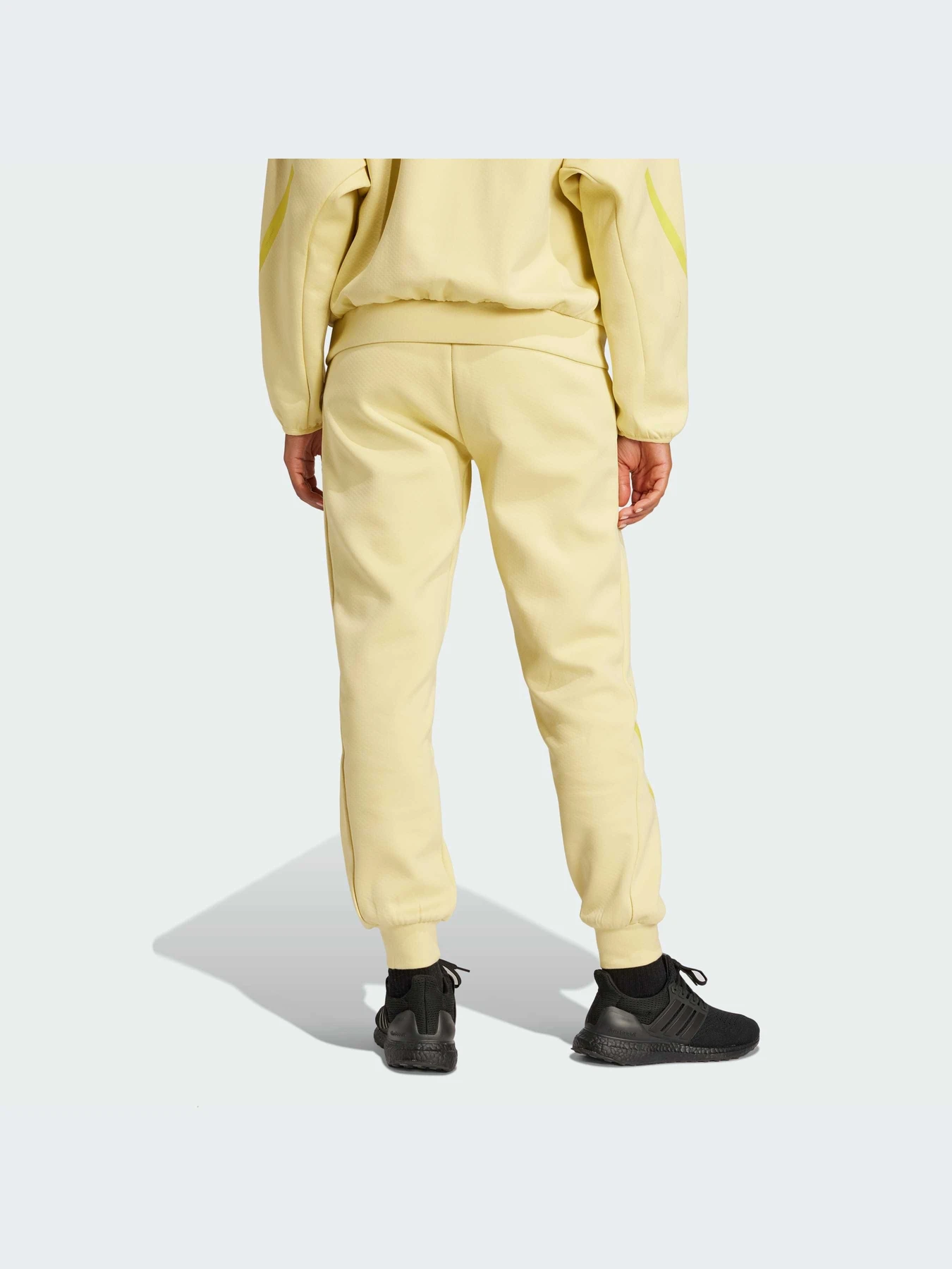 Брюки Adidas ZNE модель JJ4770-KZ Брюки Adidas ZNE модель JJ4770-KZ Фото
