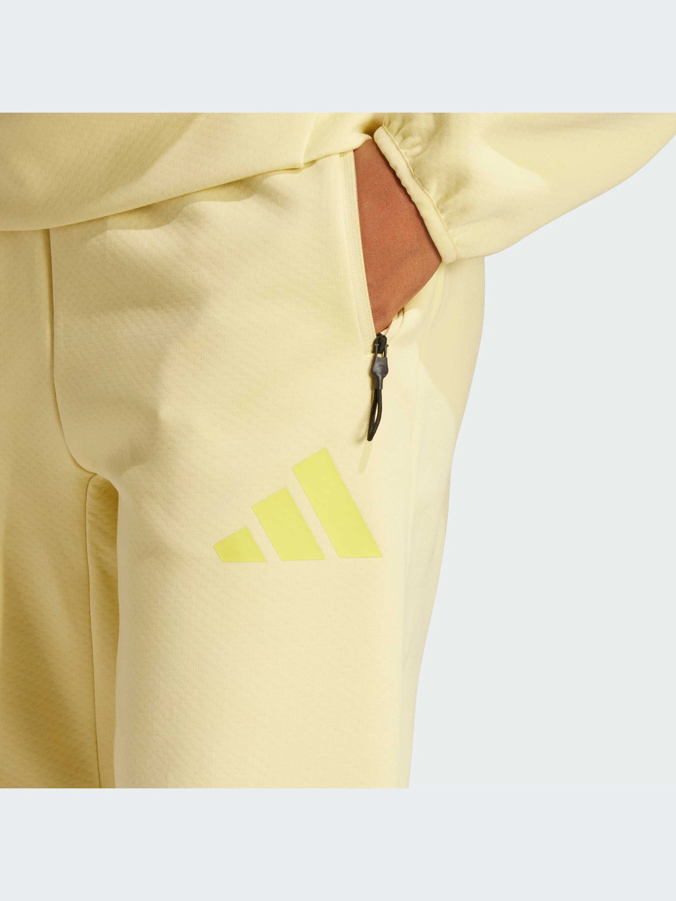 Брюки Adidas ZNE модель JJ4770-KZ Брюки Adidas ZNE модель JJ4770-KZ Фото