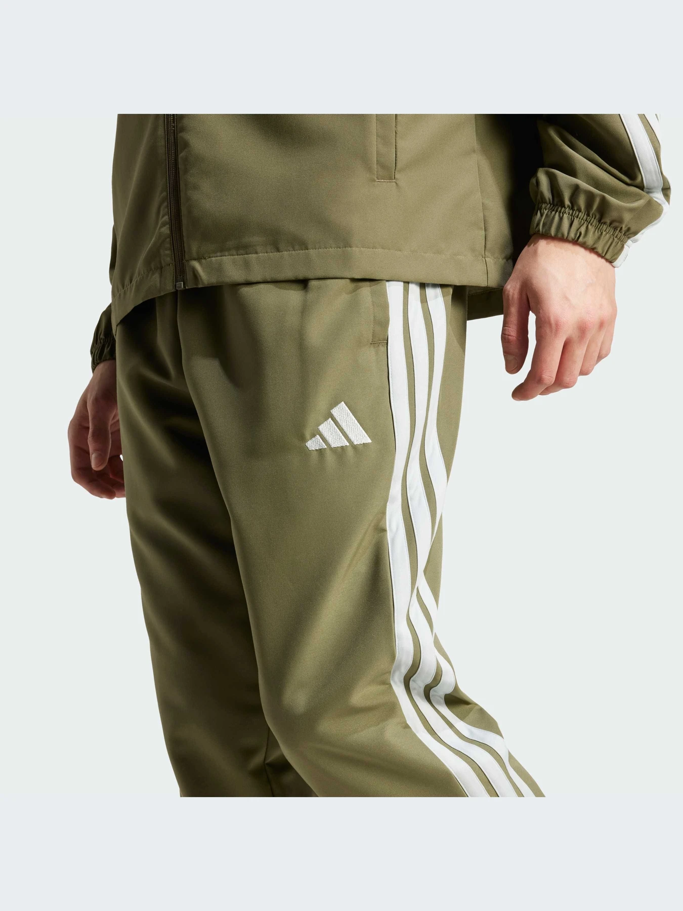 Костюмы Adidas 3 Stripes модель JI8850-KZ Костюмы Adidas 3 Stripes модель JI8850-KZ Фото