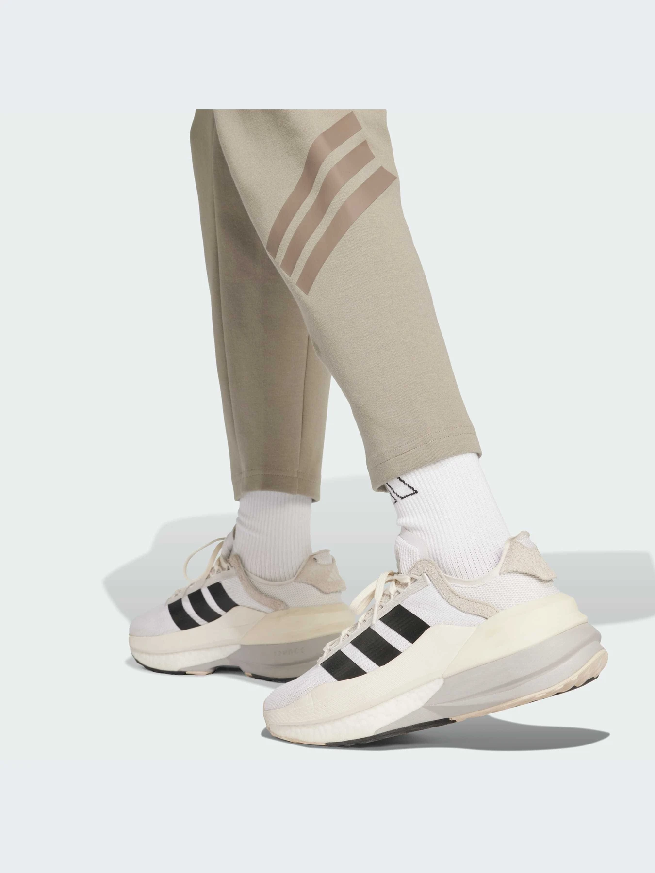 Брюки Adidas модель JJ4810-KZ Брюки Adidas модель JJ4810-KZ Фото