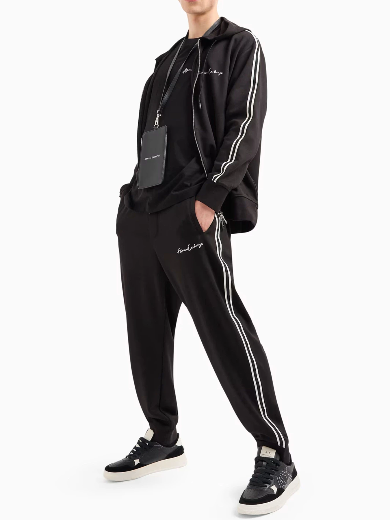 Худи и свитшоты Armani Exchange модель 8NZMSH-Z9N1Z-UB100 Худи и свитшоты Armani Exchange модель 8NZMSH-Z9N1Z-UB100 Фото