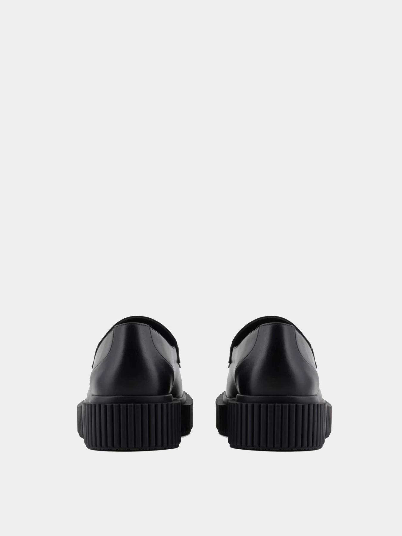 Туфли и лоферы Armani Exchange модель XDA006-XV874-00002 Фото
