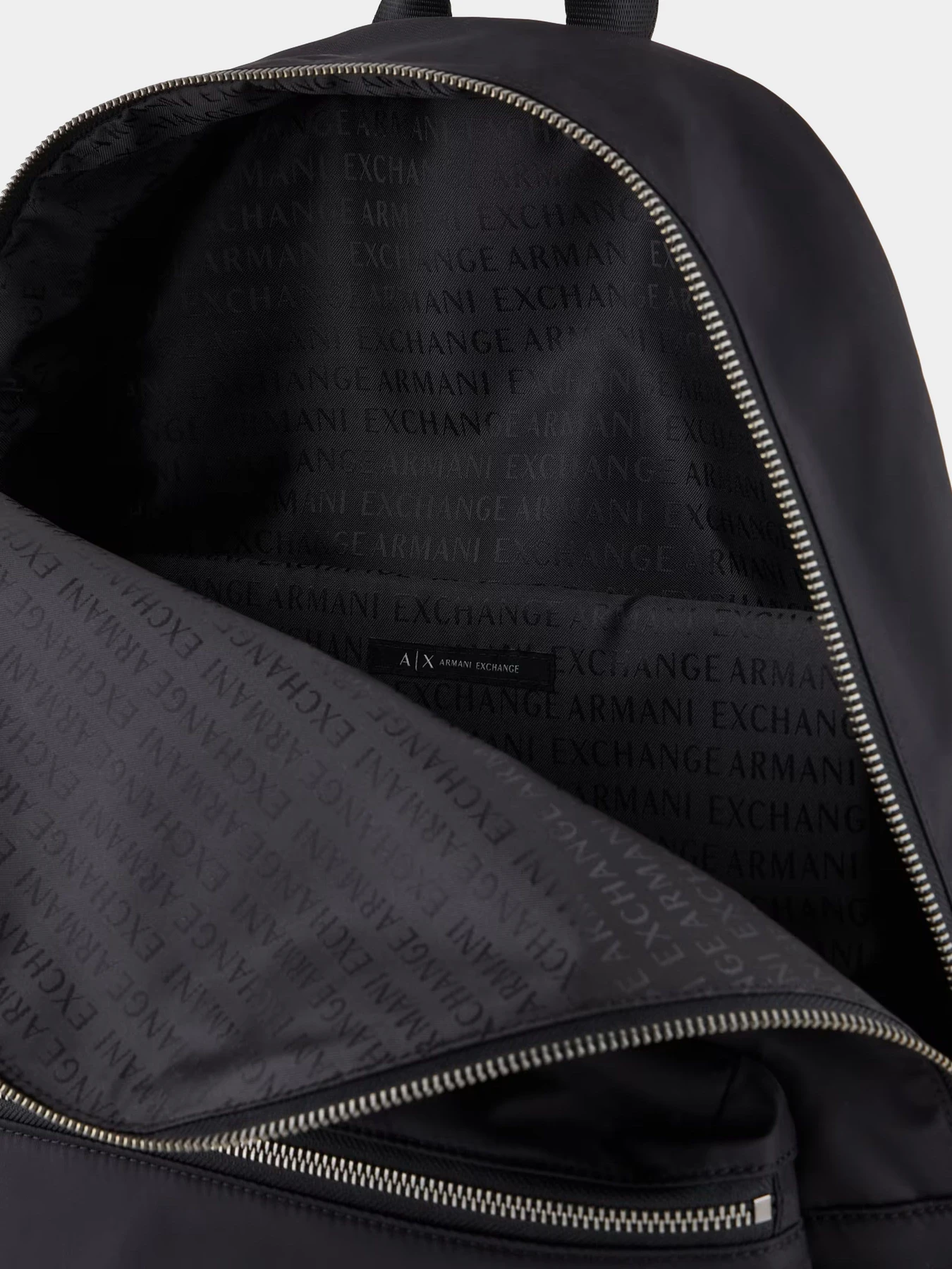 Рюкзаки Armani Exchange модель XM000030-AF15129-UC001 Рюкзаки Armani Exchange модель XM000030-AF15129-UC001 Фото