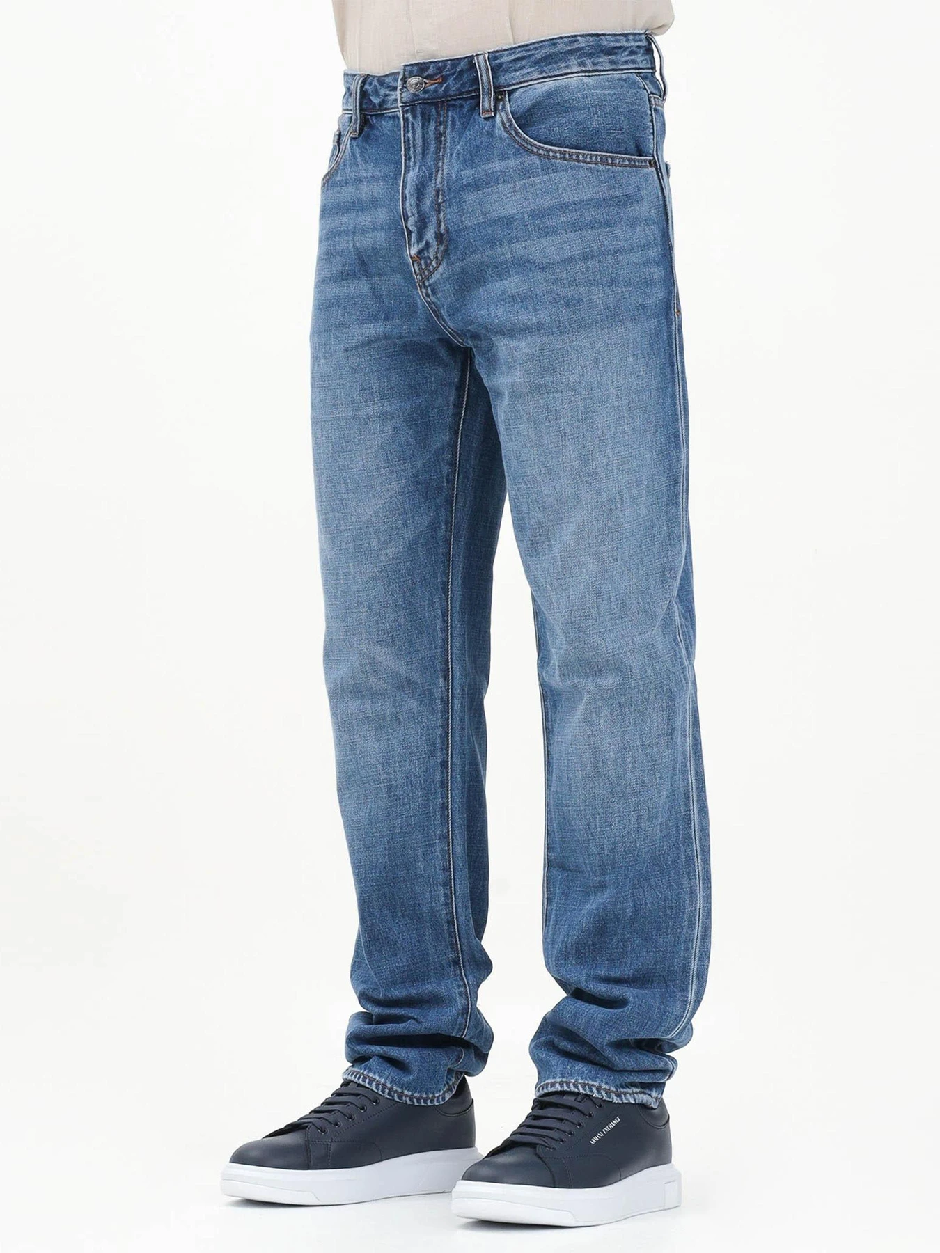 Джинсы Armani Exchange модель XM000049-AF13362-MB002 Джинсы Armani Exchange модель XM000049-AF13362-MB002 Фото