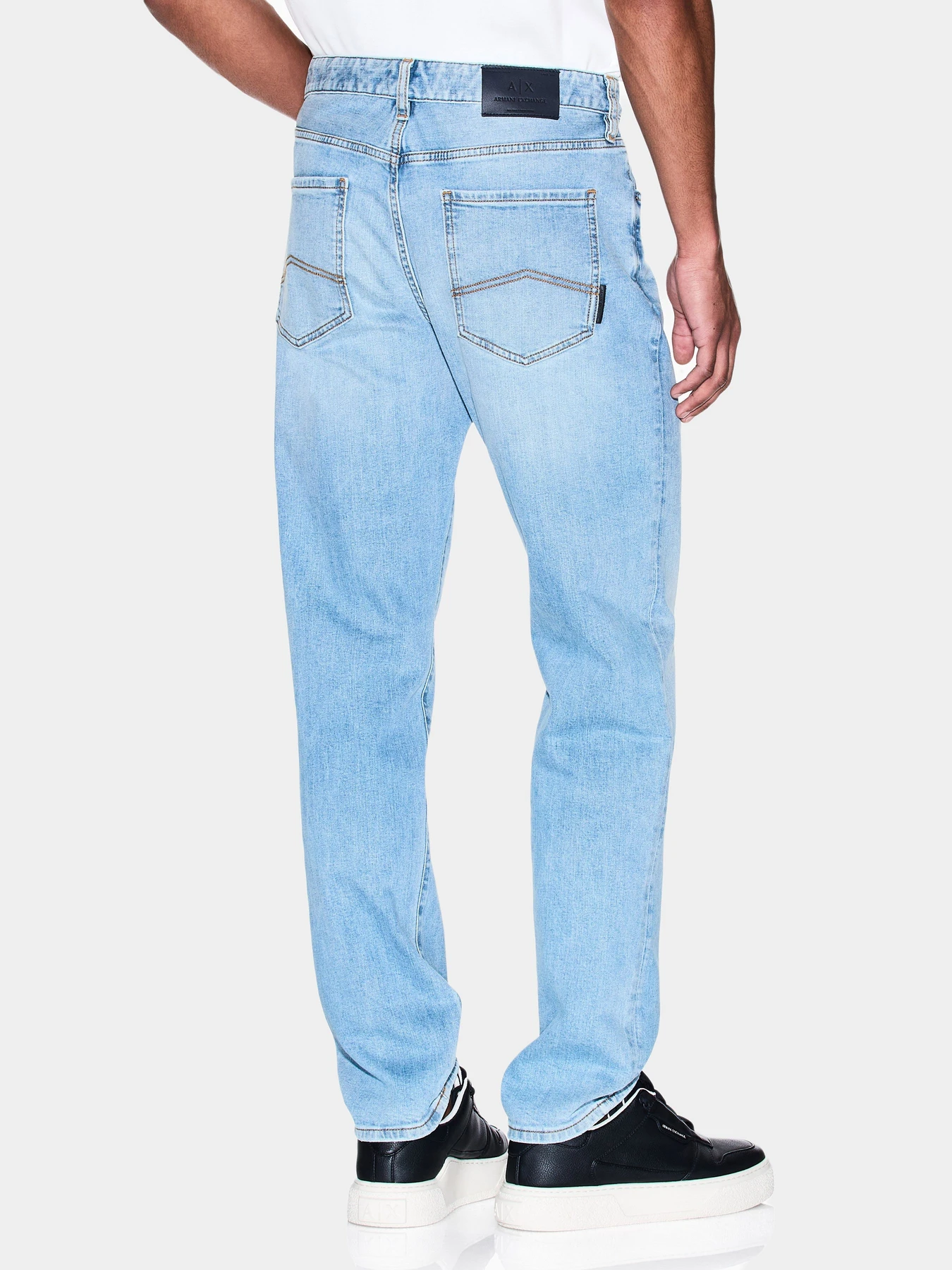 Джинсы Armani Exchange модель XM000049-AF15079-MB001 Джинсы Armani Exchange модель XM000049-AF15079-MB001 Фото