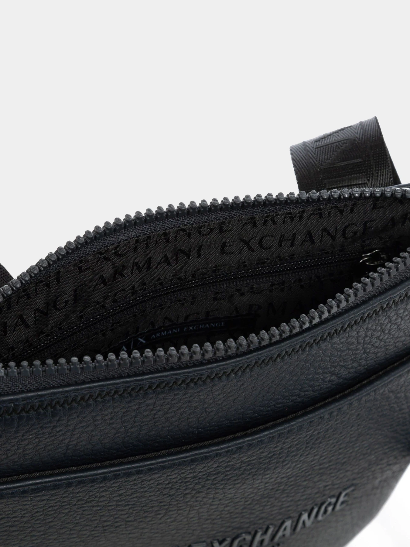 Сумки Armani Exchange модель XM000155-AF11931-UB101 Сумки Armani Exchange модель XM000155-AF11931-UB101 Фото