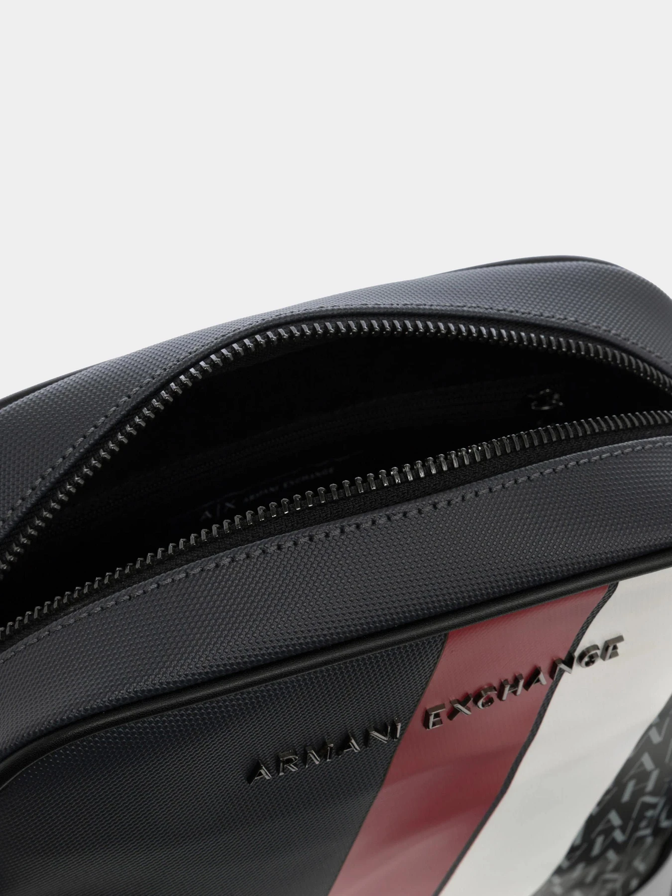 Сумки Armani Exchange модель XM000162-AF11935-M8135 Фото