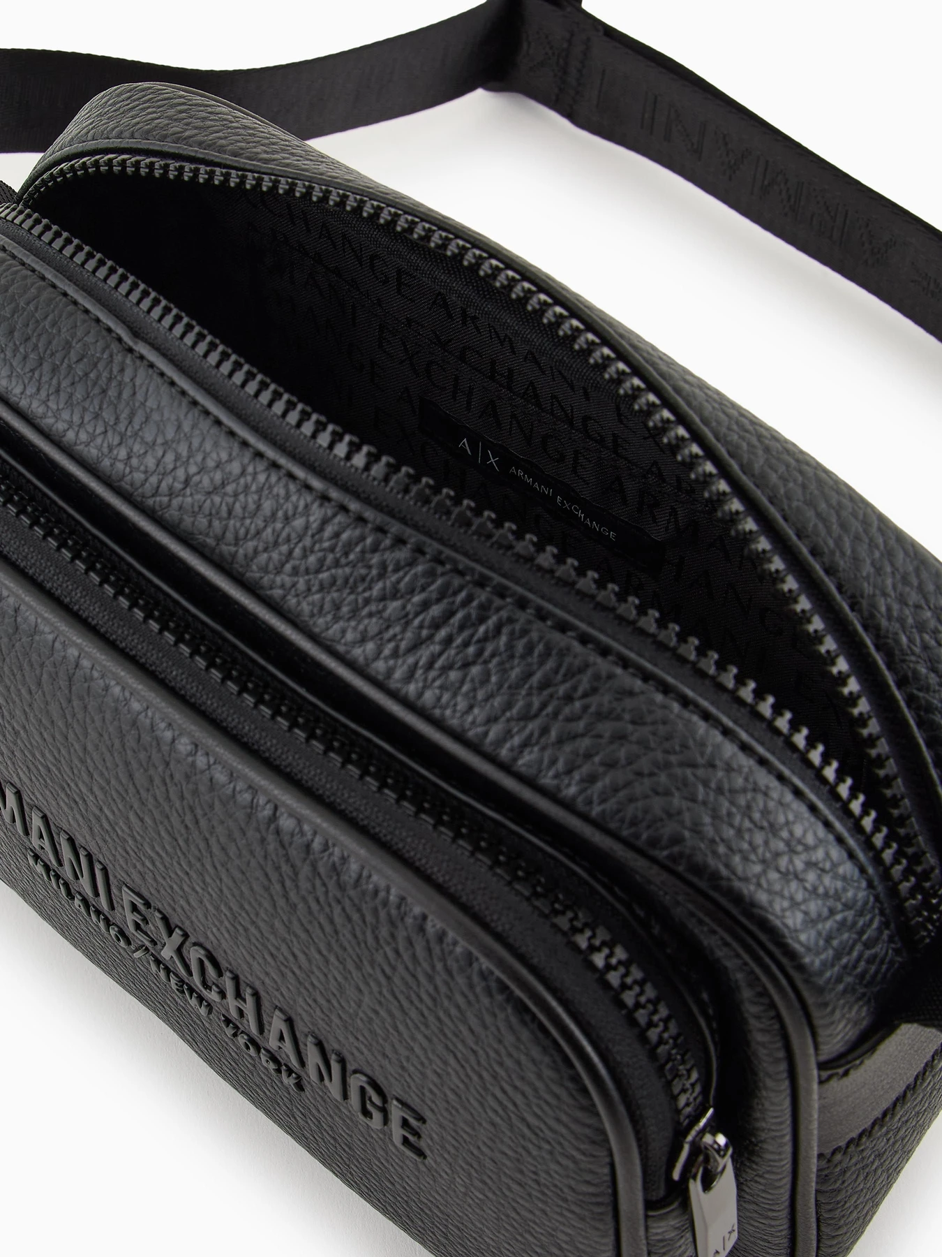 Сумки Armani Exchange модель XM000231-AF11931-UC001 Фото