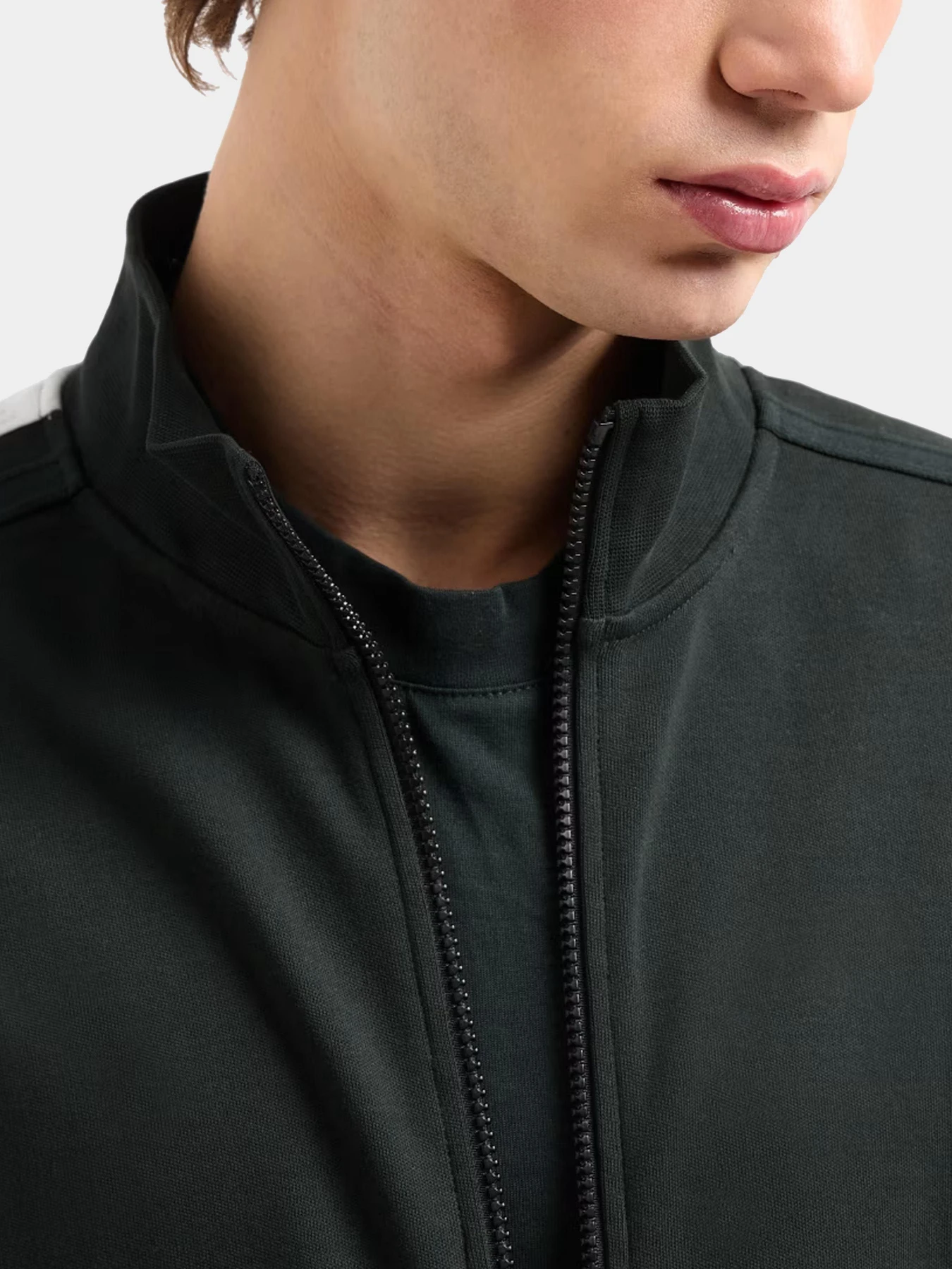 Худи и свитшоты Armani Exchange модель XM000311-AF10365-UB001 Худи и свитшоты Armani Exchange модель XM000311-AF10365-UB001 Фото