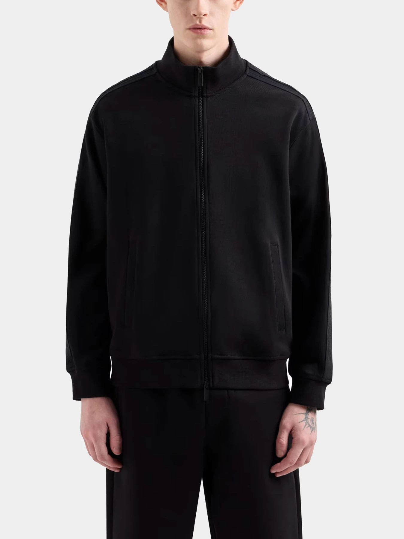 Худи и свитшоты Armani Exchange модель XM000311-AF10365-UC001 Худи и свитшоты Armani Exchange модель XM000311-AF10365-UC001 Фото